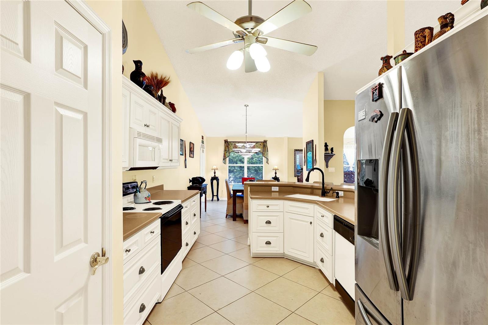 Image 5 of 37 For 4721 Tara View Road