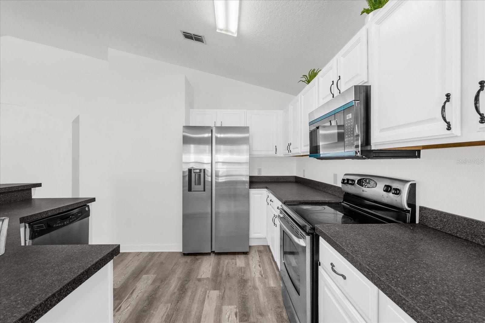 Image 11 of 29 For 726 Kildrummy Drive