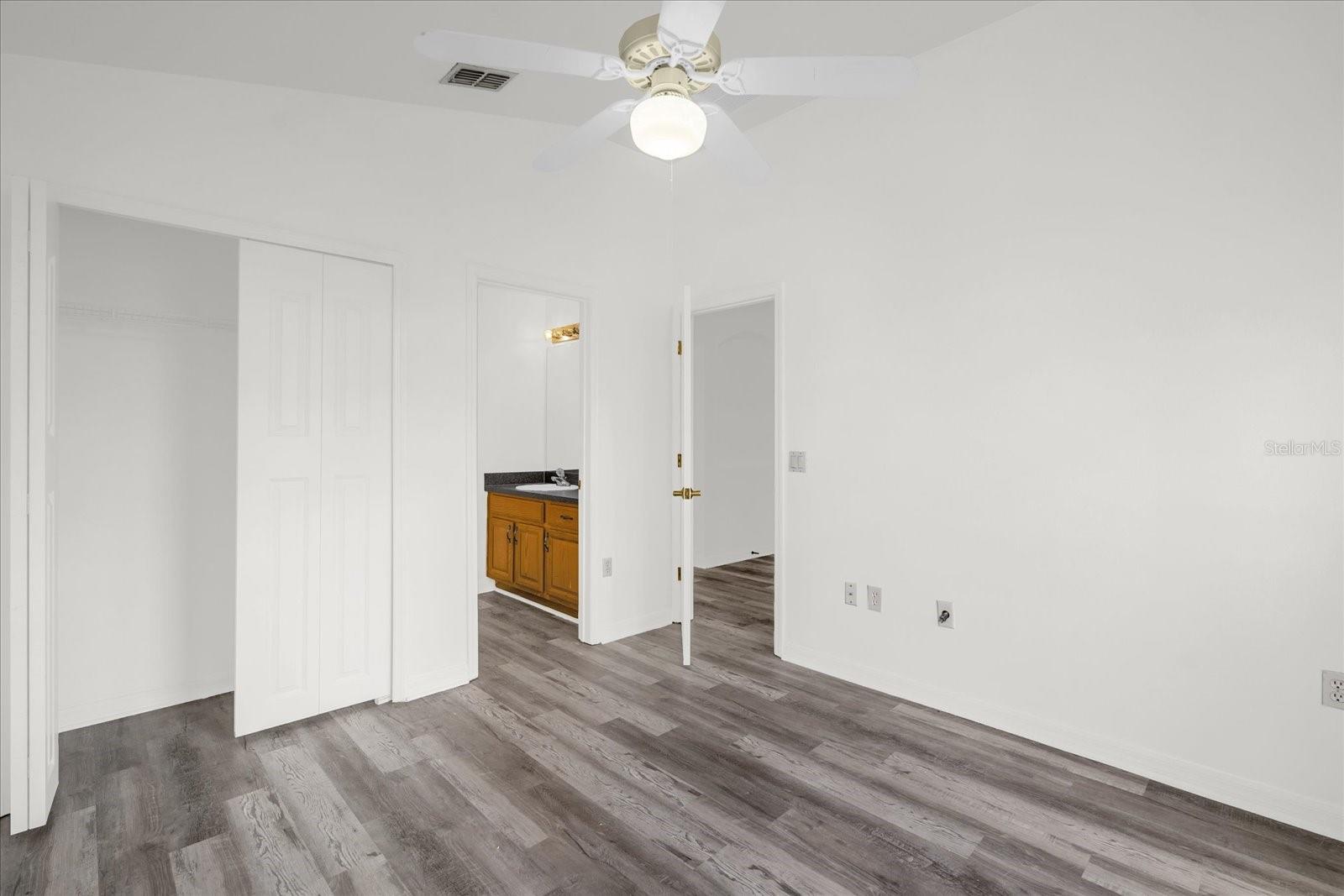 Image 15 of 29 For 726 Kildrummy Drive