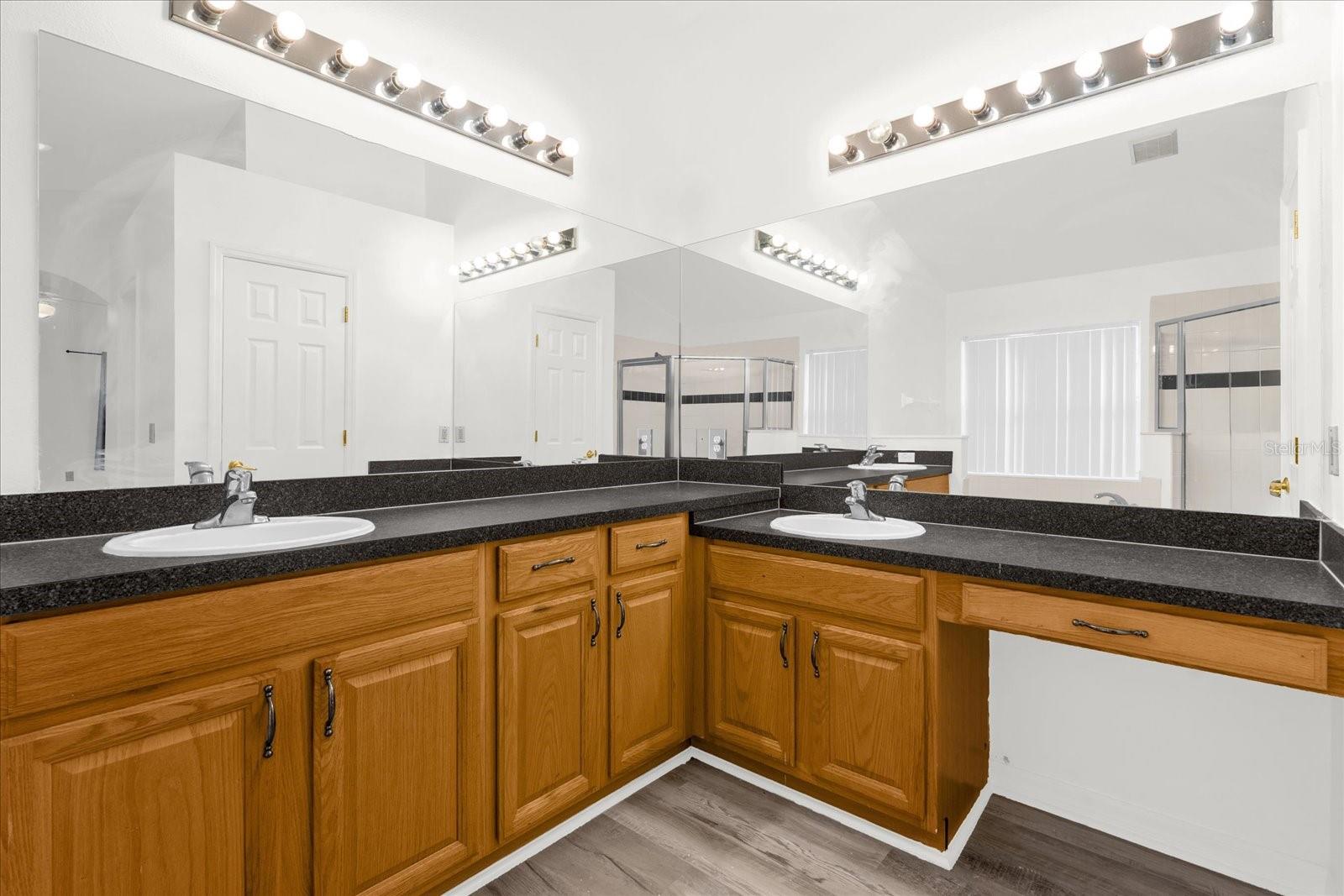 Image 17 of 29 For 726 Kildrummy Drive