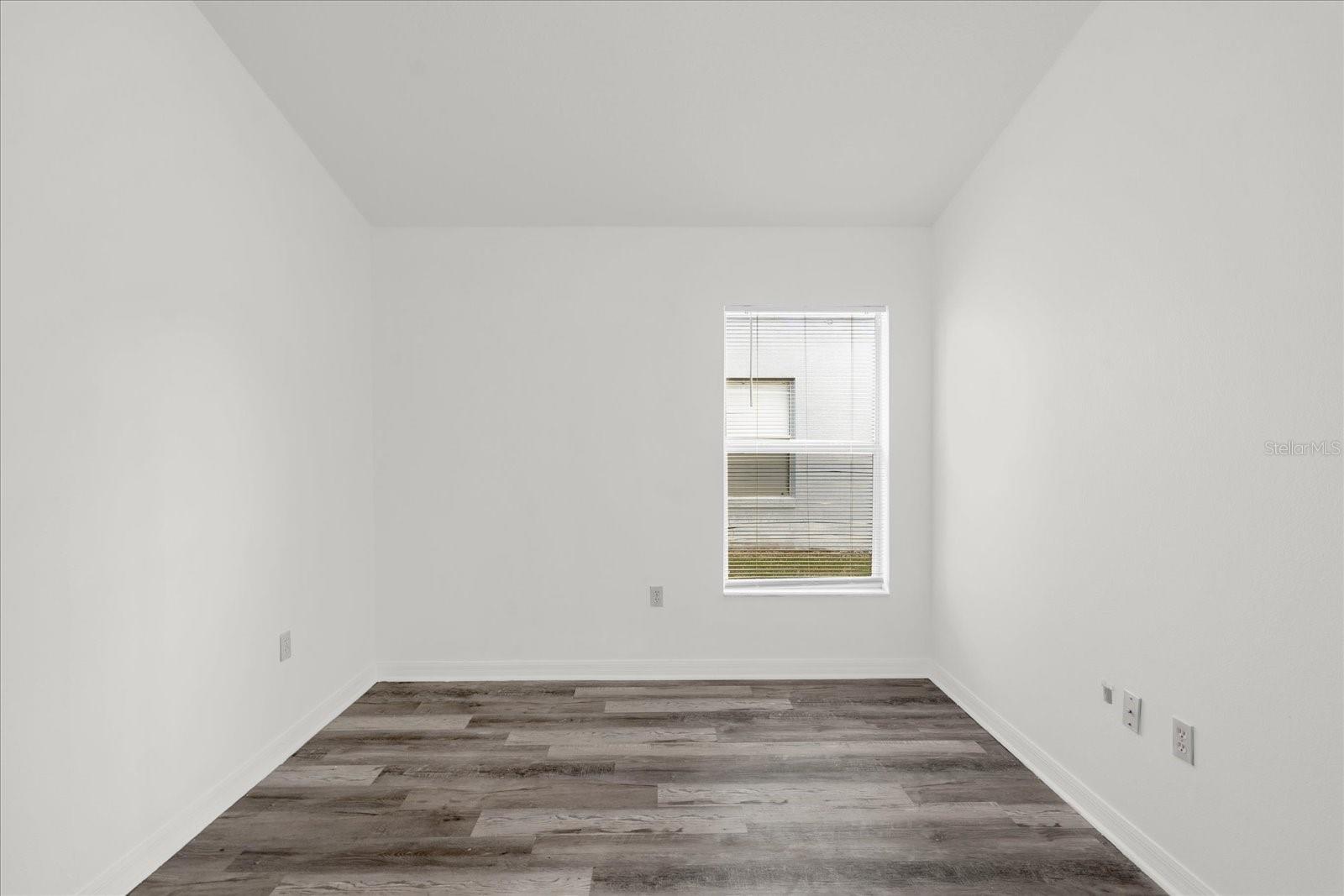 Image 22 of 29 For 726 Kildrummy Drive