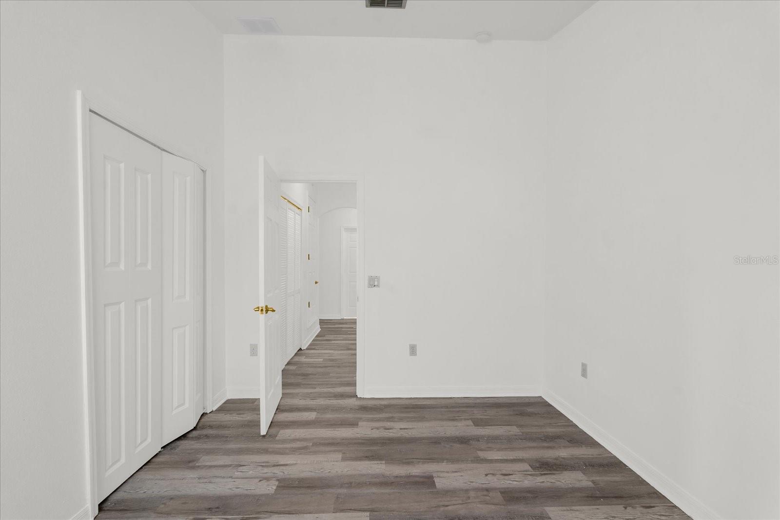 Image 23 of 29 For 726 Kildrummy Drive