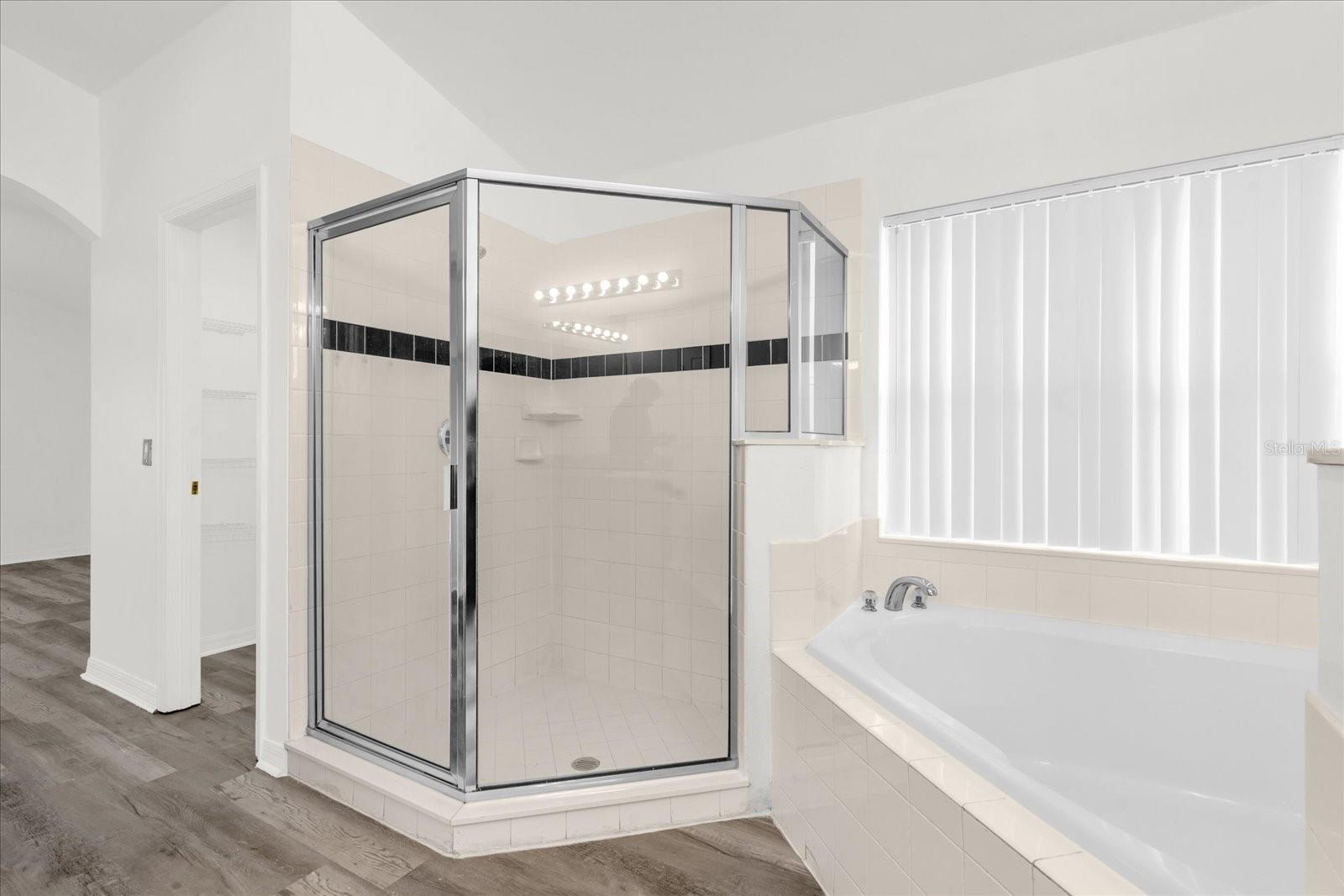 Image 24 of 29 For 726 Kildrummy Drive