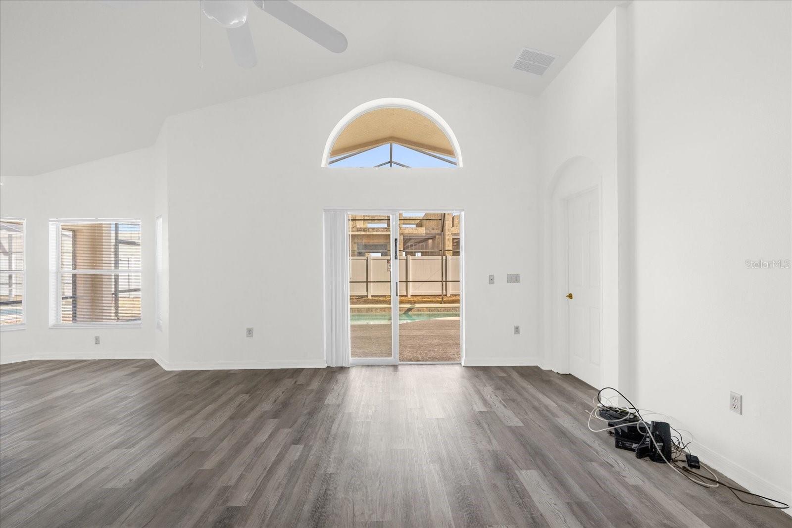 Image 6 of 29 For 726 Kildrummy Drive