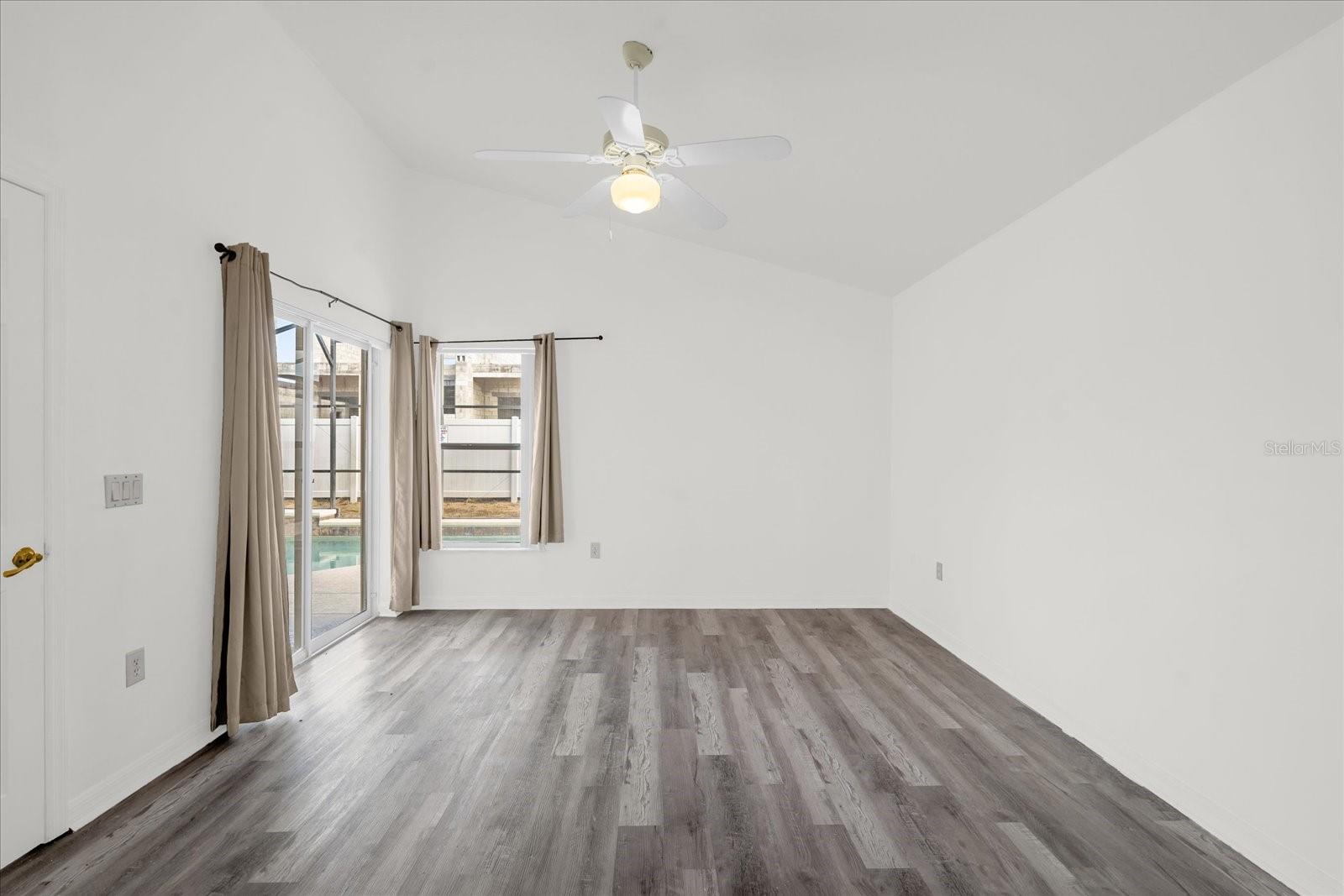 Image 8 of 29 For 726 Kildrummy Drive