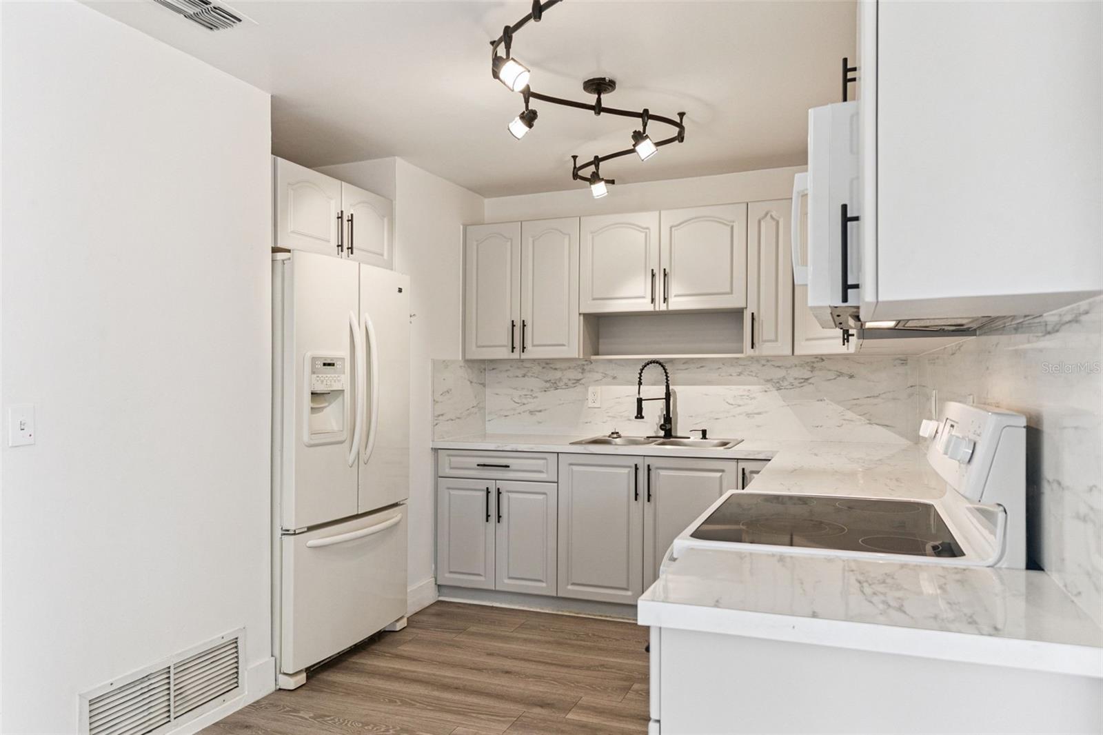 Image 14 of 34 For 1953 Linda Avenue