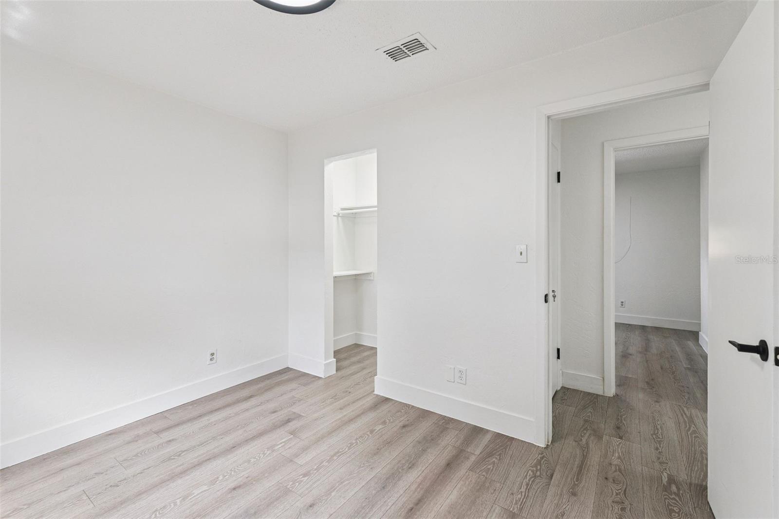 Image 20 of 34 For 1953 Linda Avenue