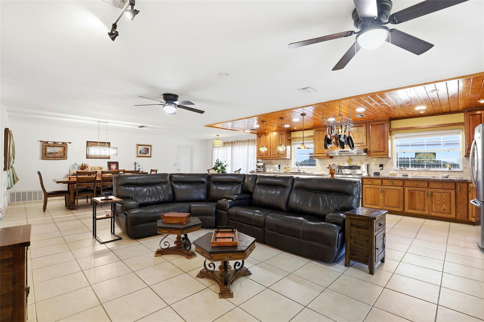 Image 10 of 46 For 623 Green Meadow Avenue