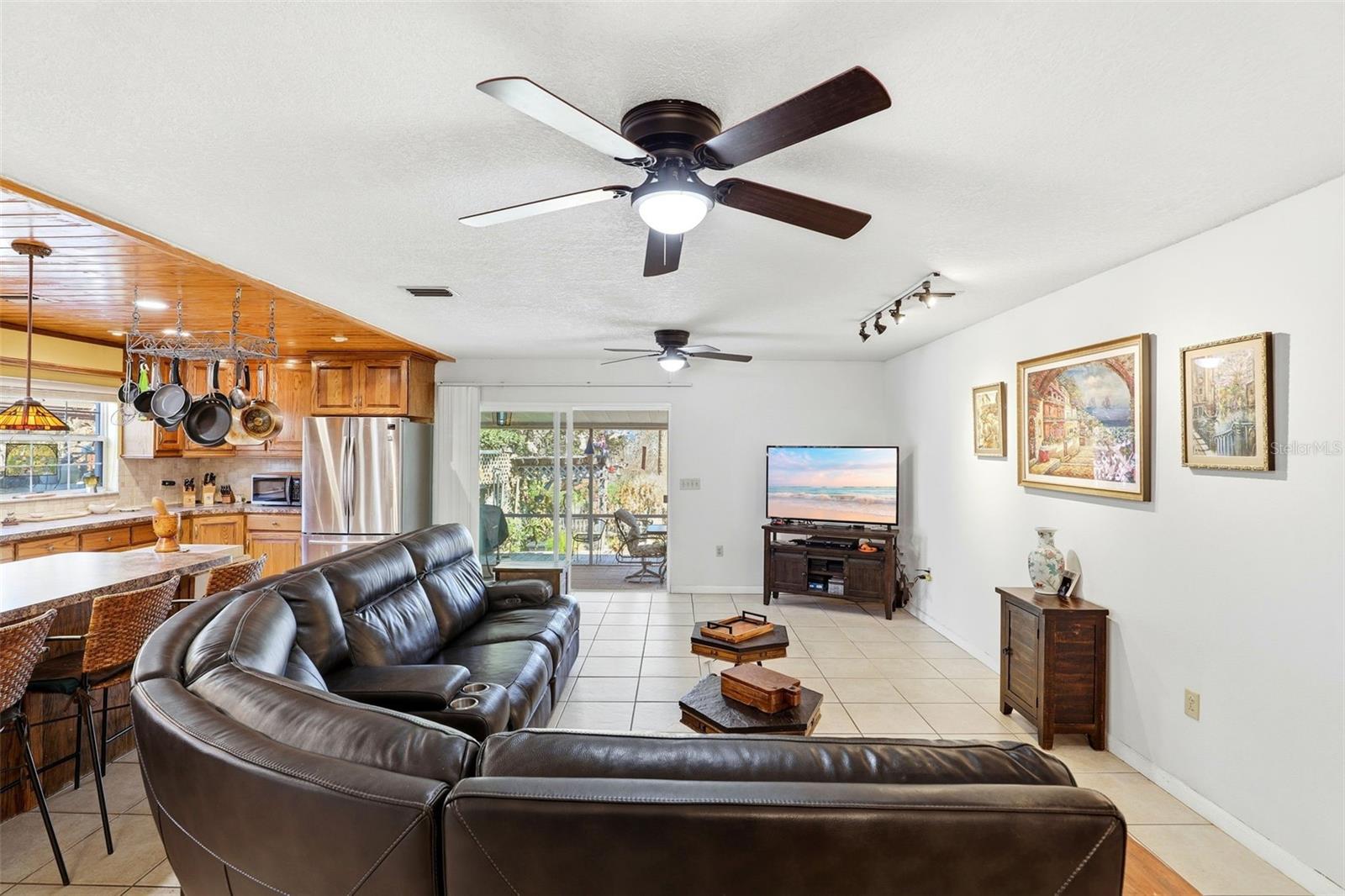 Image 11 of 46 For 623 Green Meadow Avenue