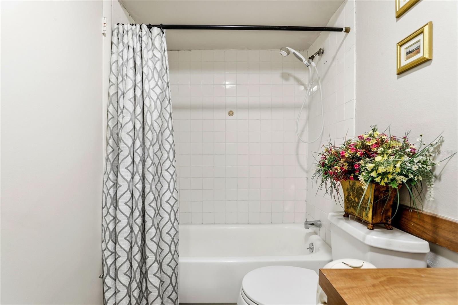 Image 22 of 46 For 623 Green Meadow Avenue