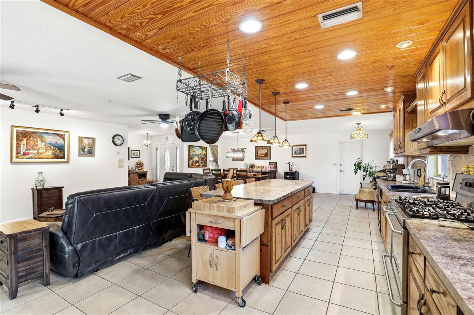 Image 9 of 46 For 623 Green Meadow Avenue