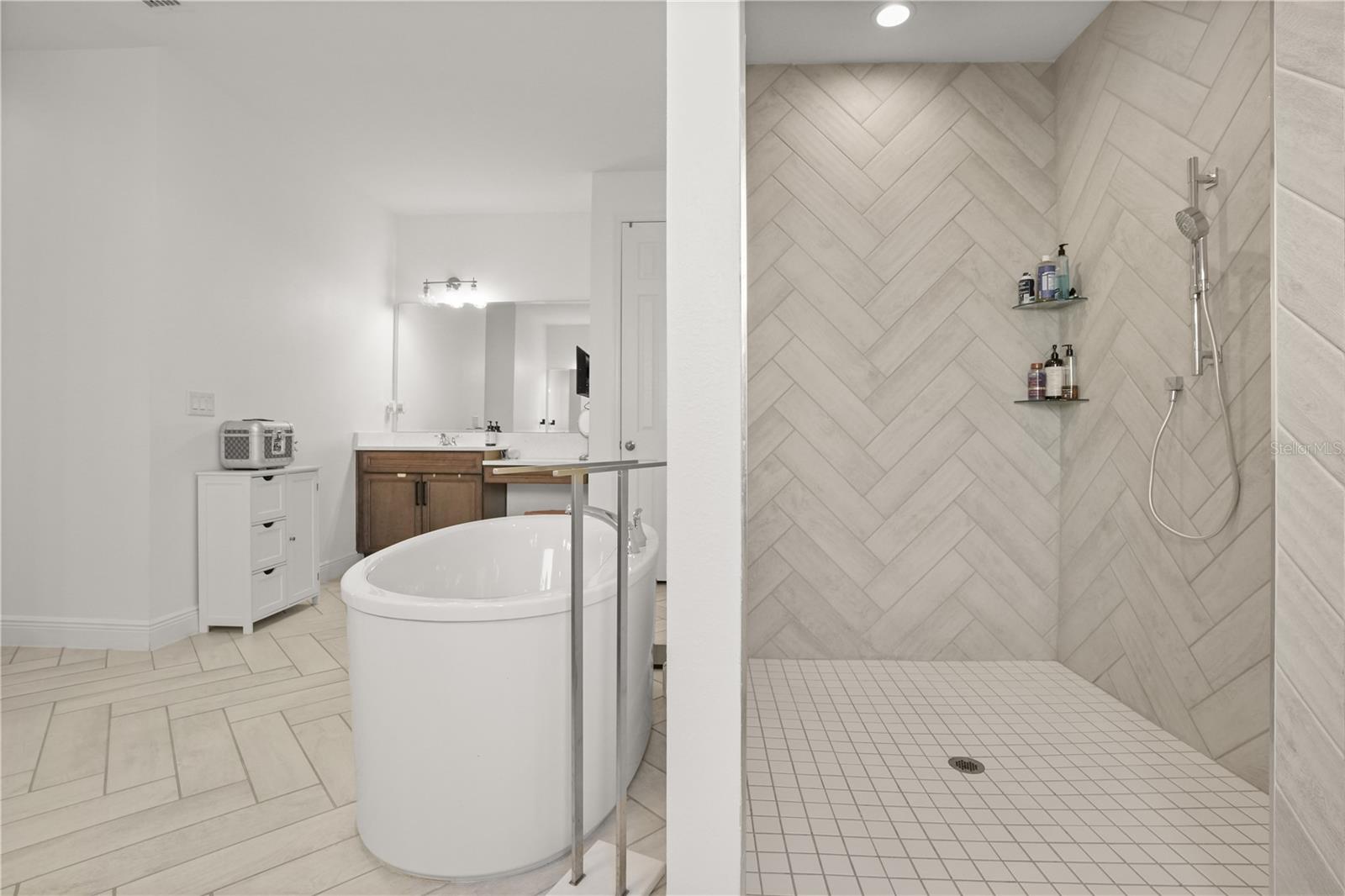 Image 16 of 37 For 6076 Sierra Crown Street