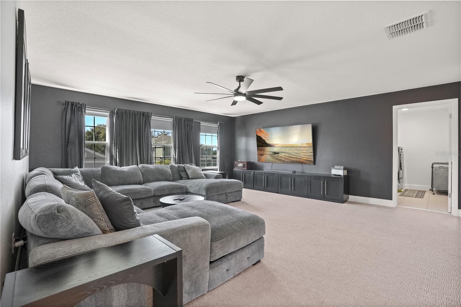 Image 18 of 37 For 6076 Sierra Crown Street