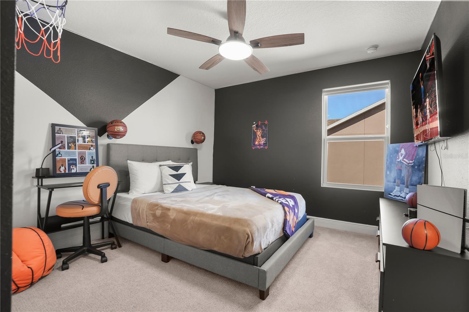 Image 20 of 37 For 6076 Sierra Crown Street