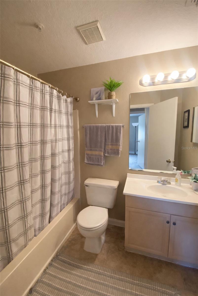 Image 7 of 10 For 168 Reserve Circle 200