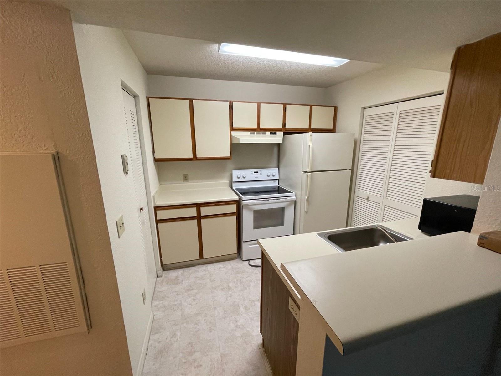 Image 5 of 13 For 1025 Hiawassee Road 2224