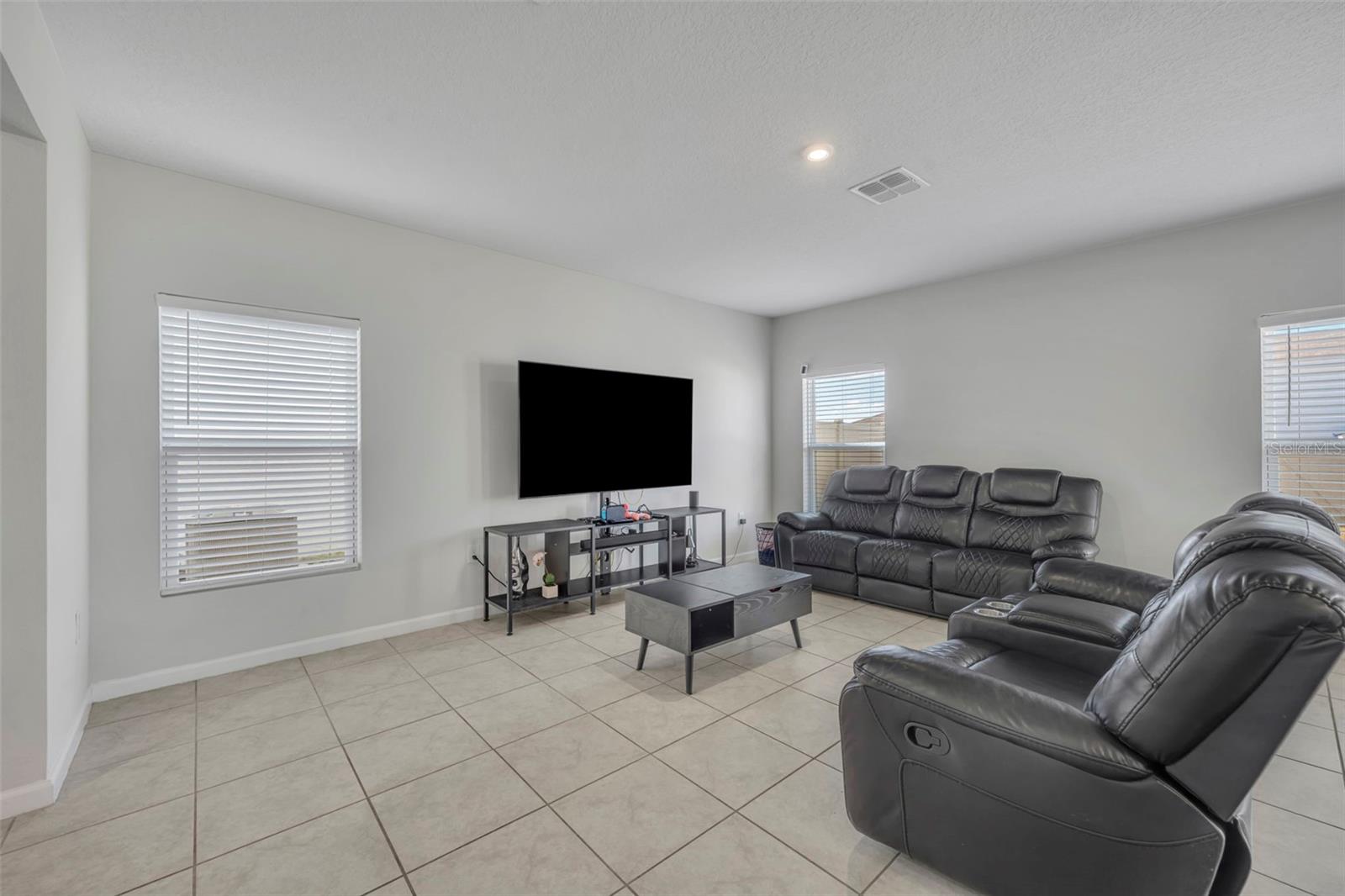 Image 6 of 35 For 5007 Starboard Street