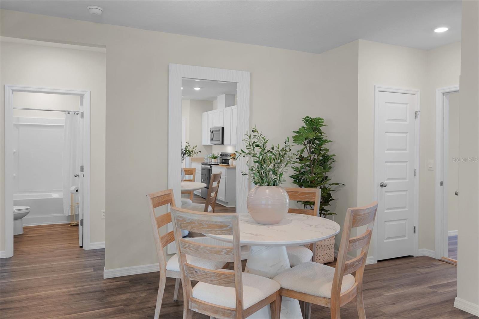 Image 7 of 31 For 4464 Yaupon Holly Way