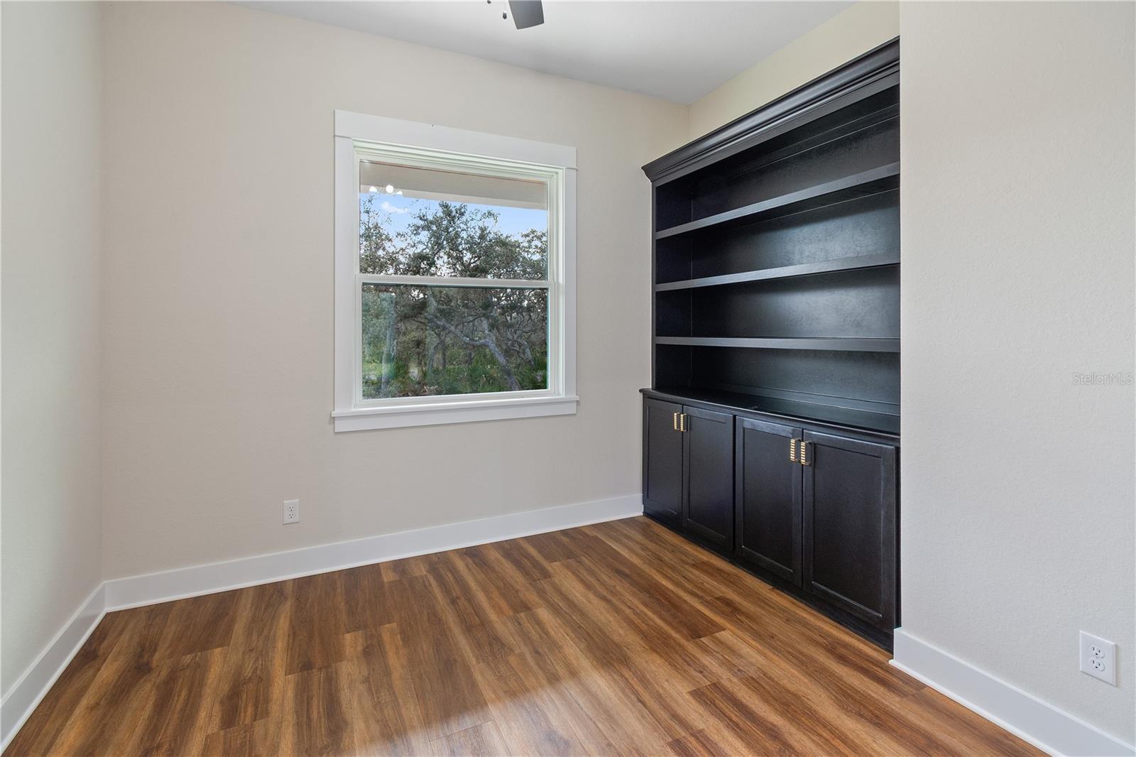 Image 16 of 37 For 2911 Sand Pine Trail