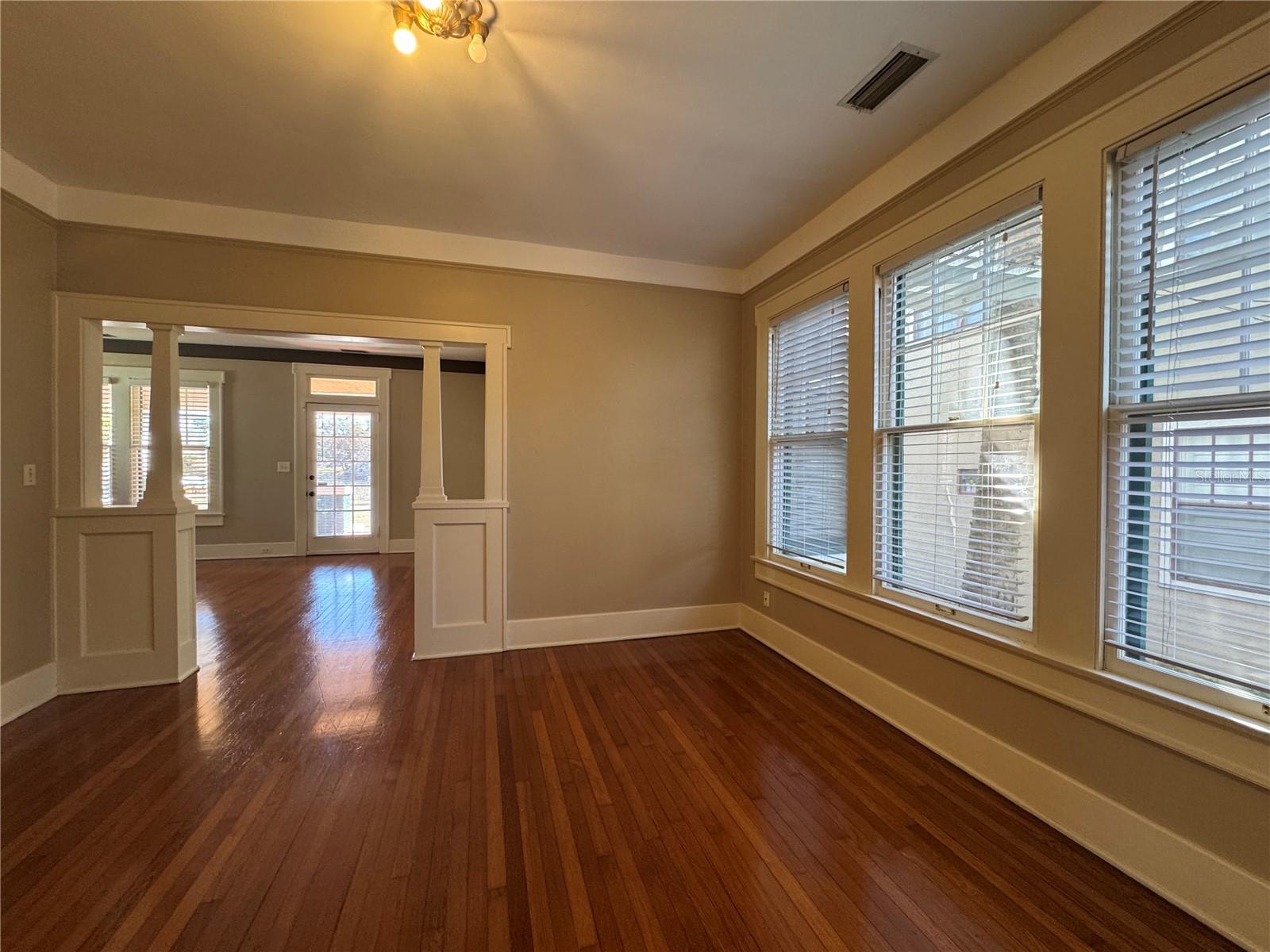 Image 14 of 47 For 120 Thornton Avenue