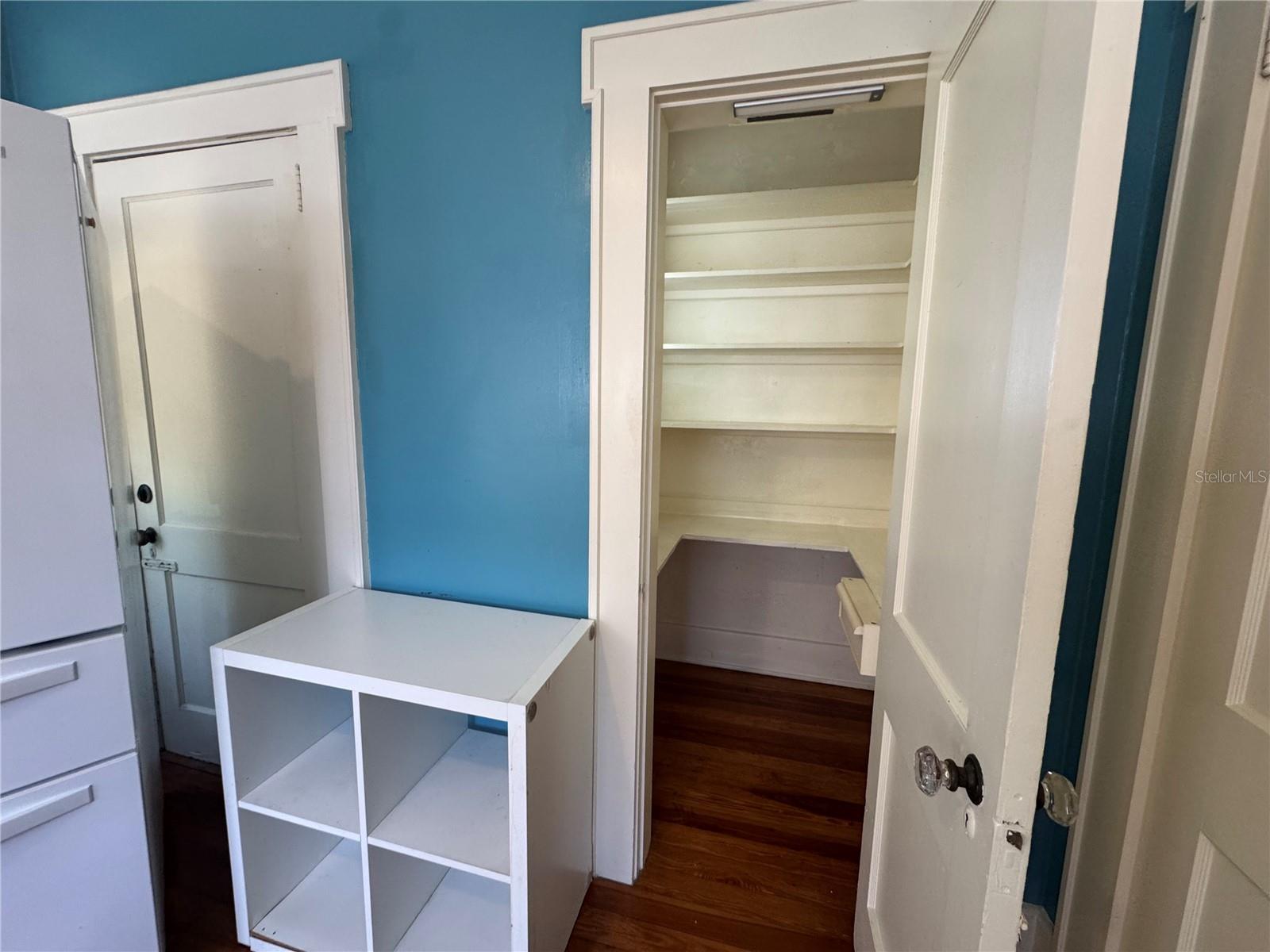 Image 21 of 47 For 120 Thornton Avenue