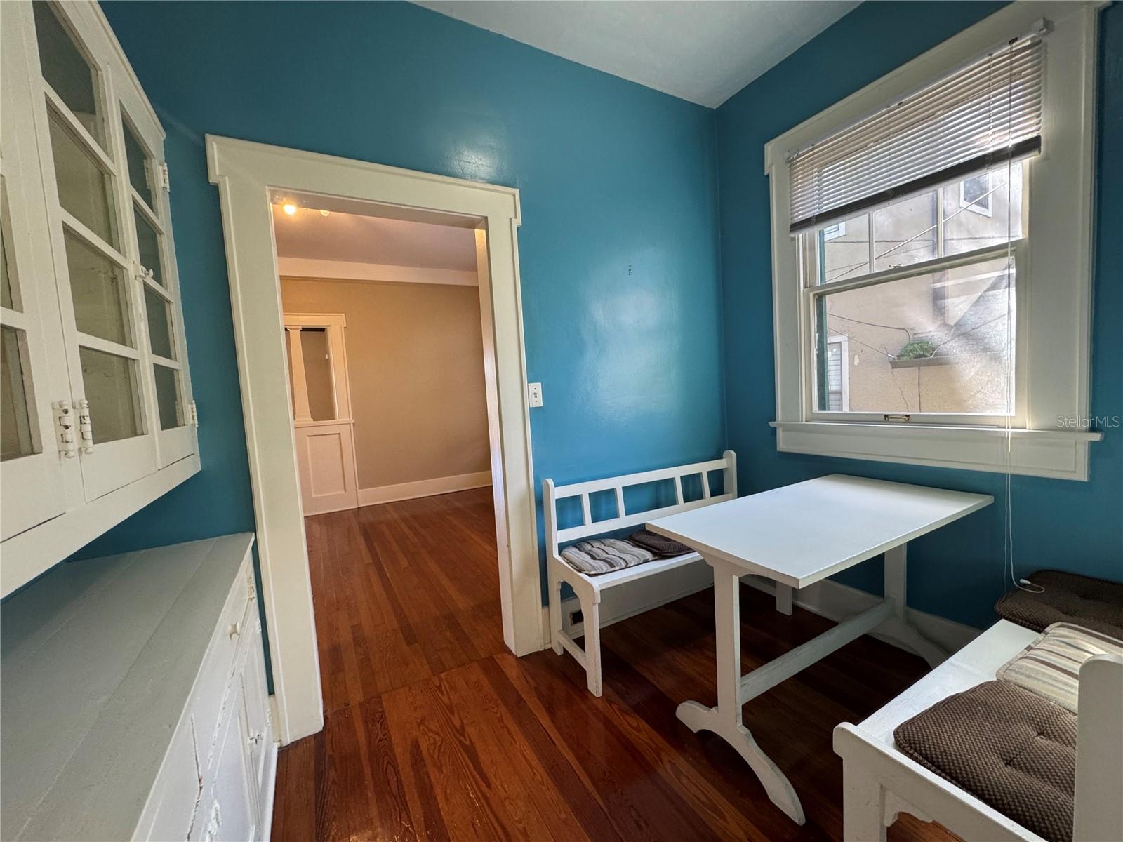 Image 23 of 47 For 120 Thornton Avenue