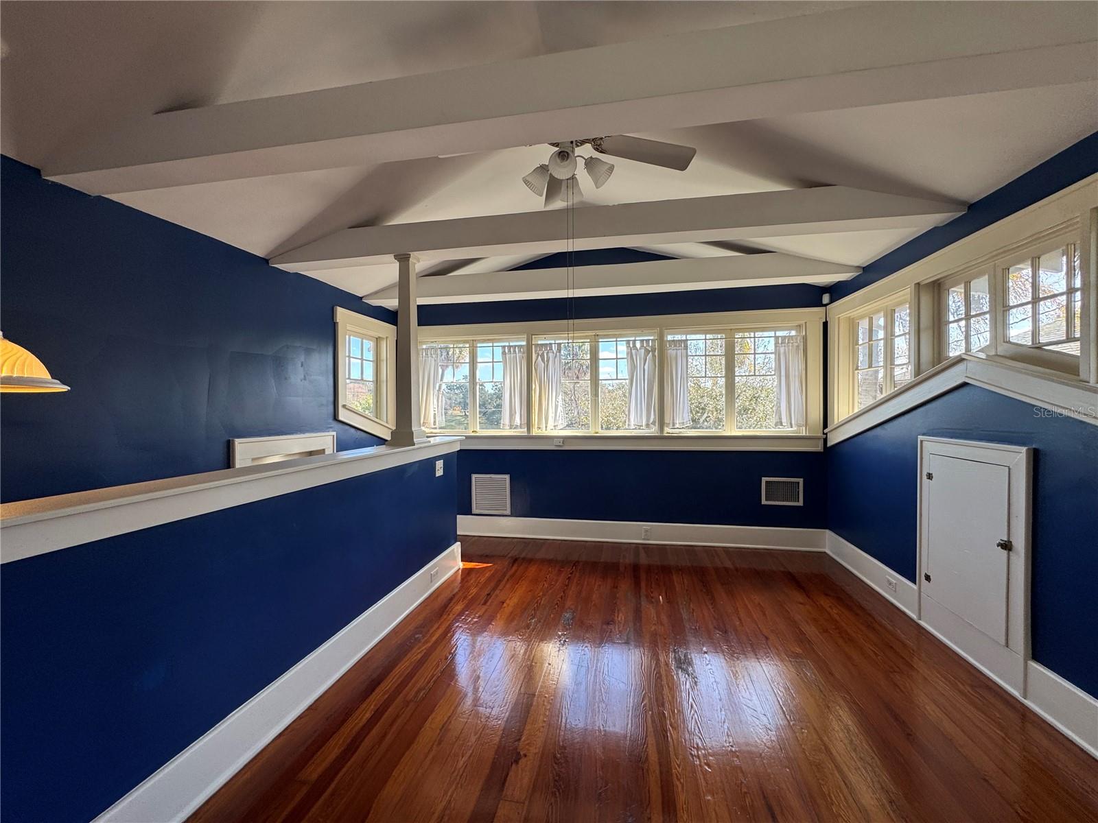 Image 37 of 47 For 120 Thornton Avenue