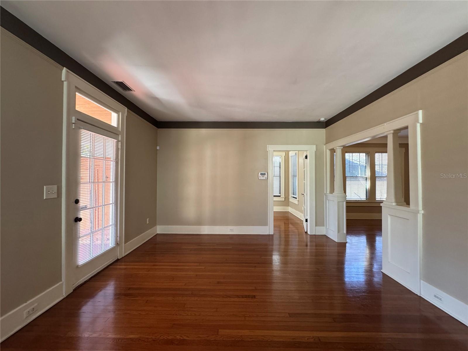 Image 7 of 47 For 120 Thornton Avenue