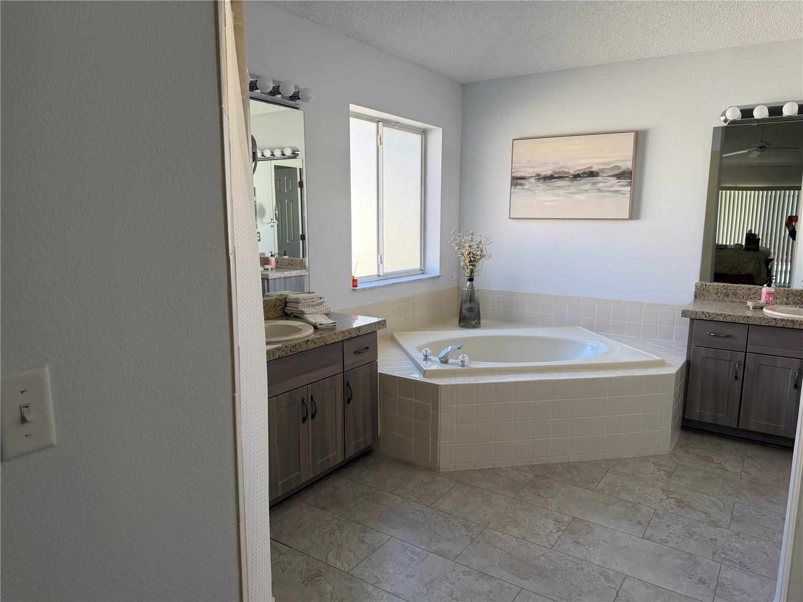 Image 15 of 25 For 7836 Bridgestone Drive