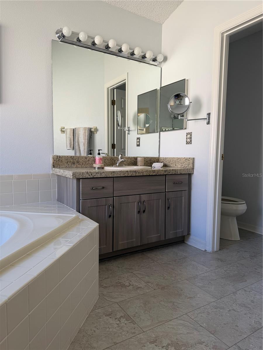 Image 16 of 25 For 7836 Bridgestone Drive