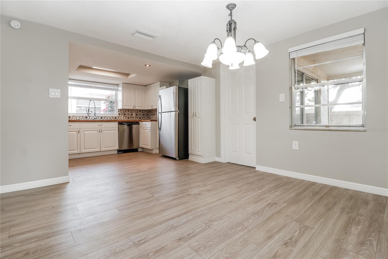 Image 5 of 16 For 9025 Collage Lane