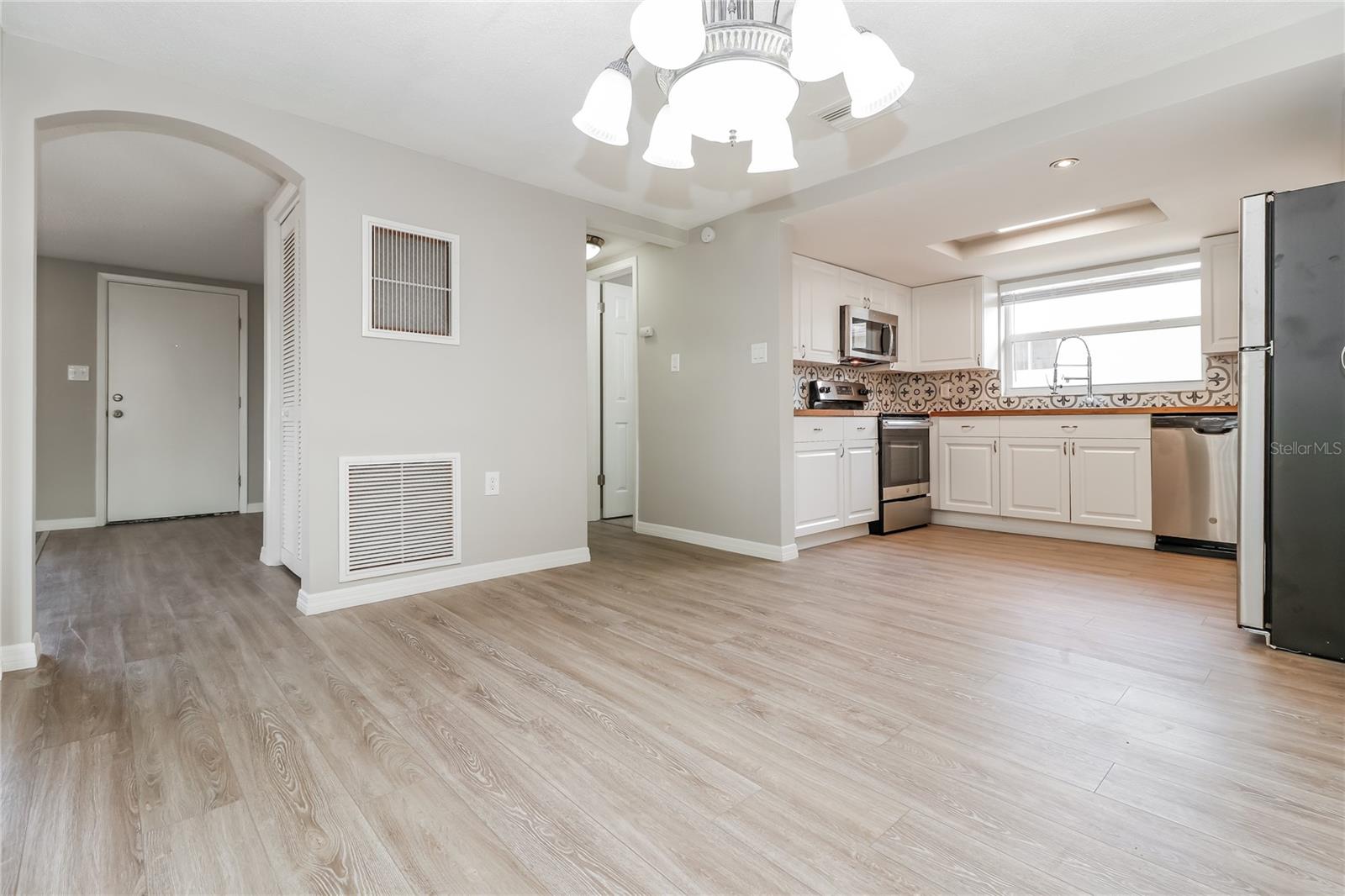 Image 6 of 16 For 9025 Collage Lane