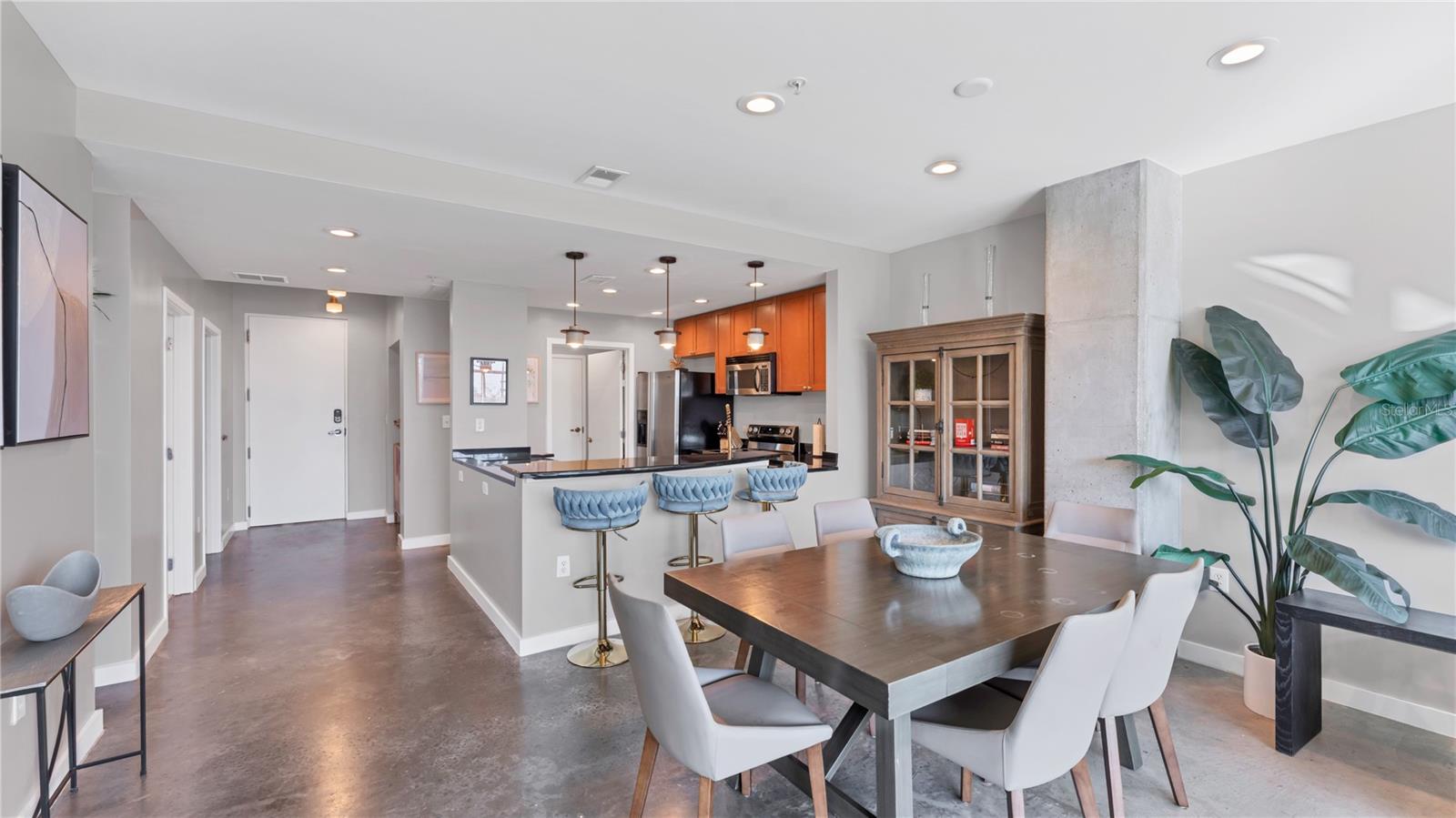 Image 25 of 37 For 525 Jackson Street 405