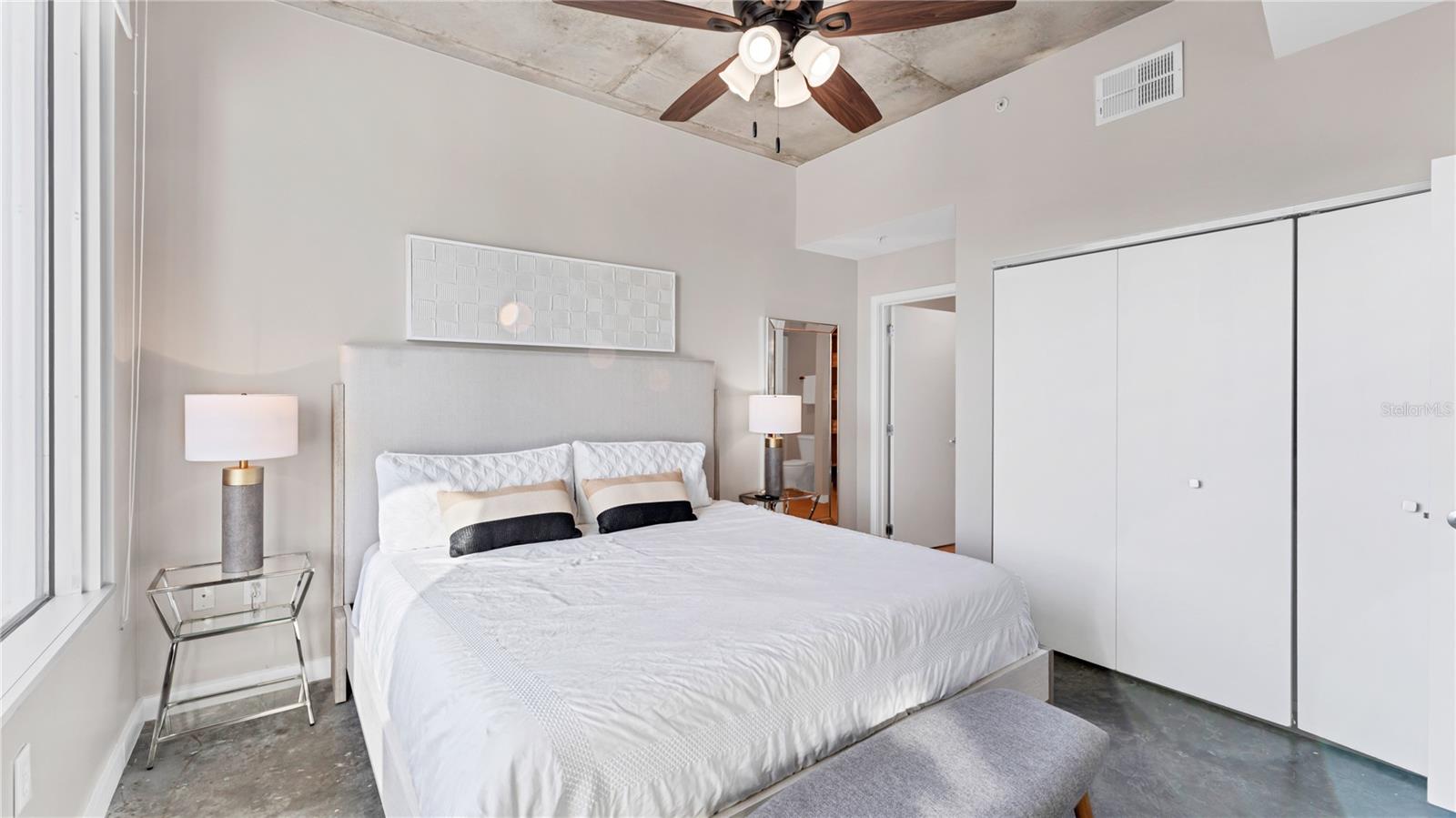 Image 35 of 37 For 525 Jackson Street 405