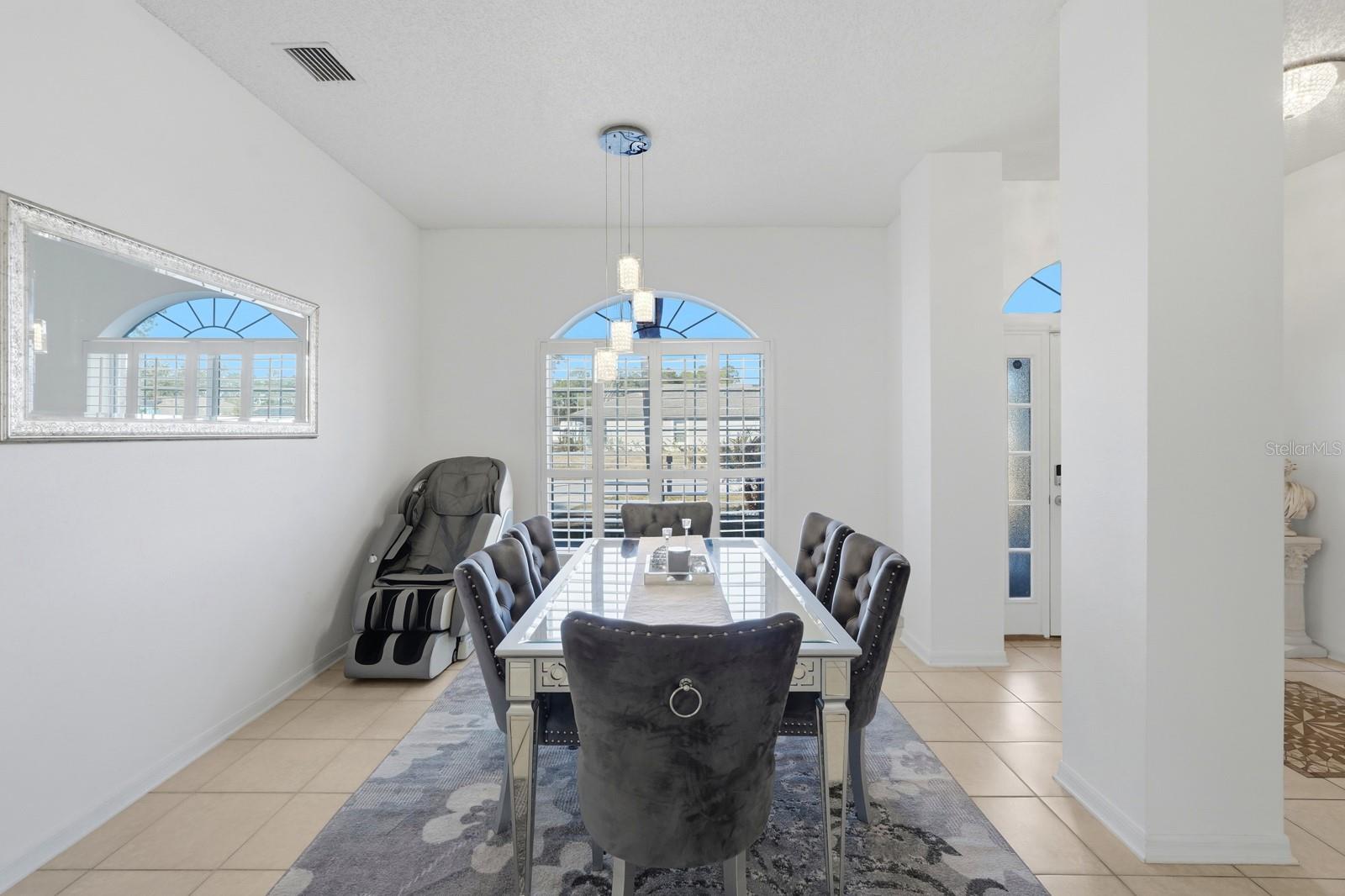 Image 11 of 52 For 6 Reybury Lane