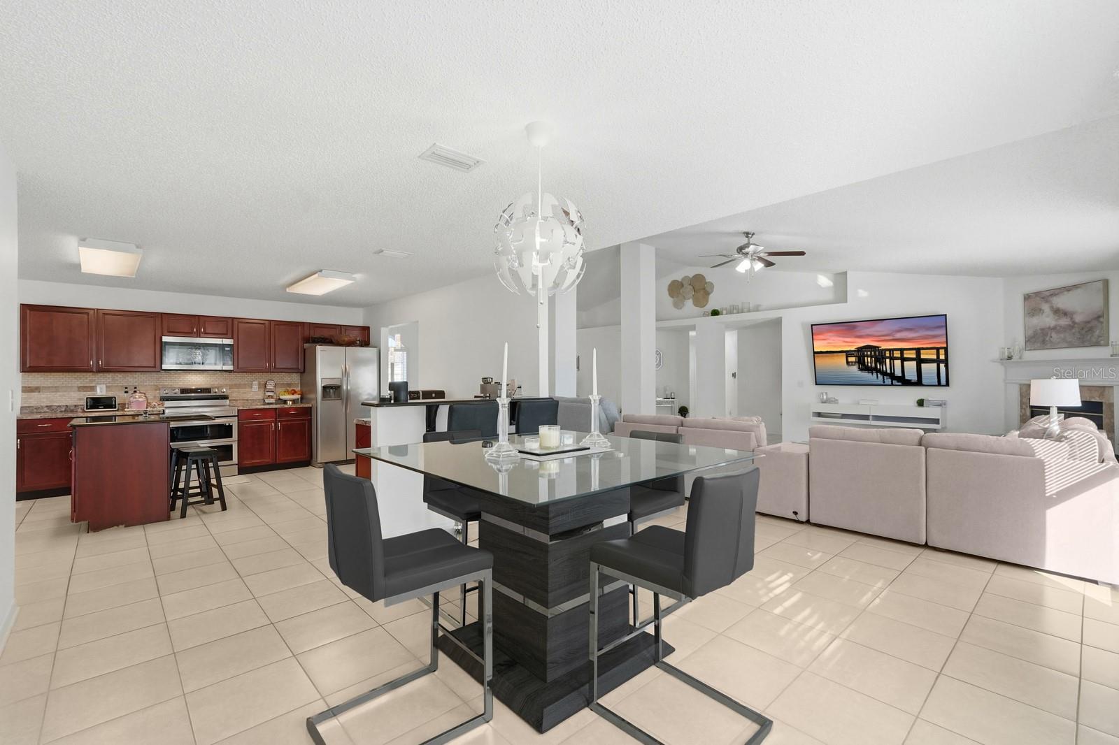 Image 26 of 52 For 6 Reybury Lane