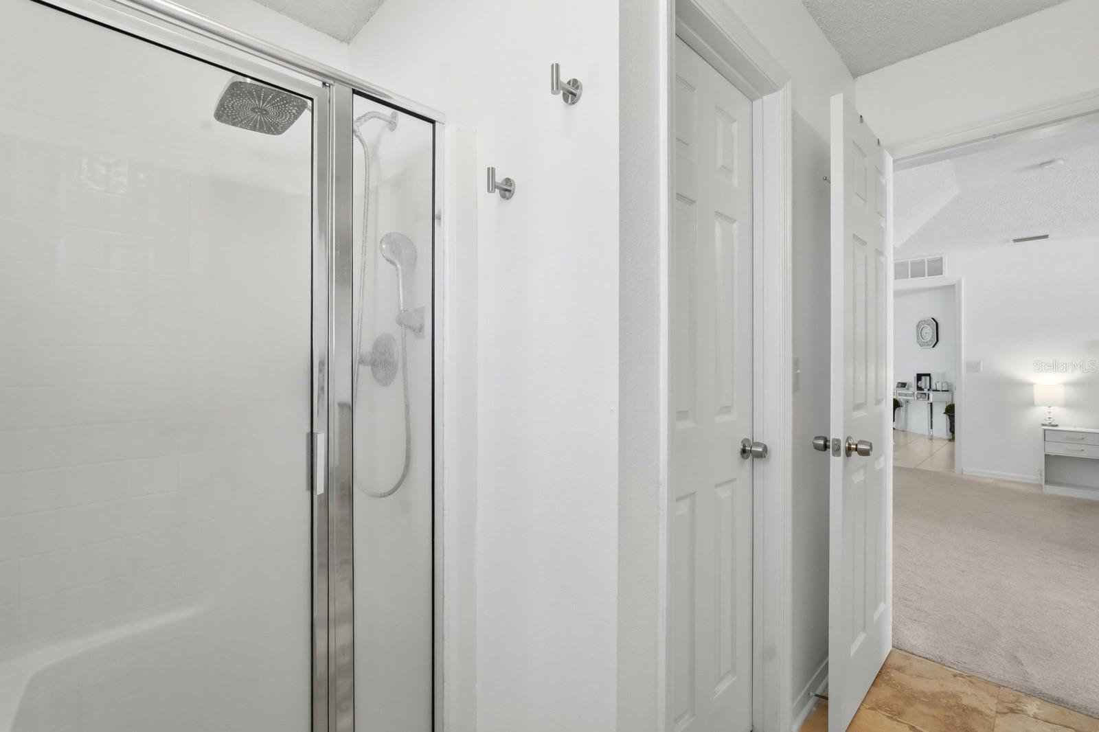 Image 32 of 52 For 6 Reybury Lane