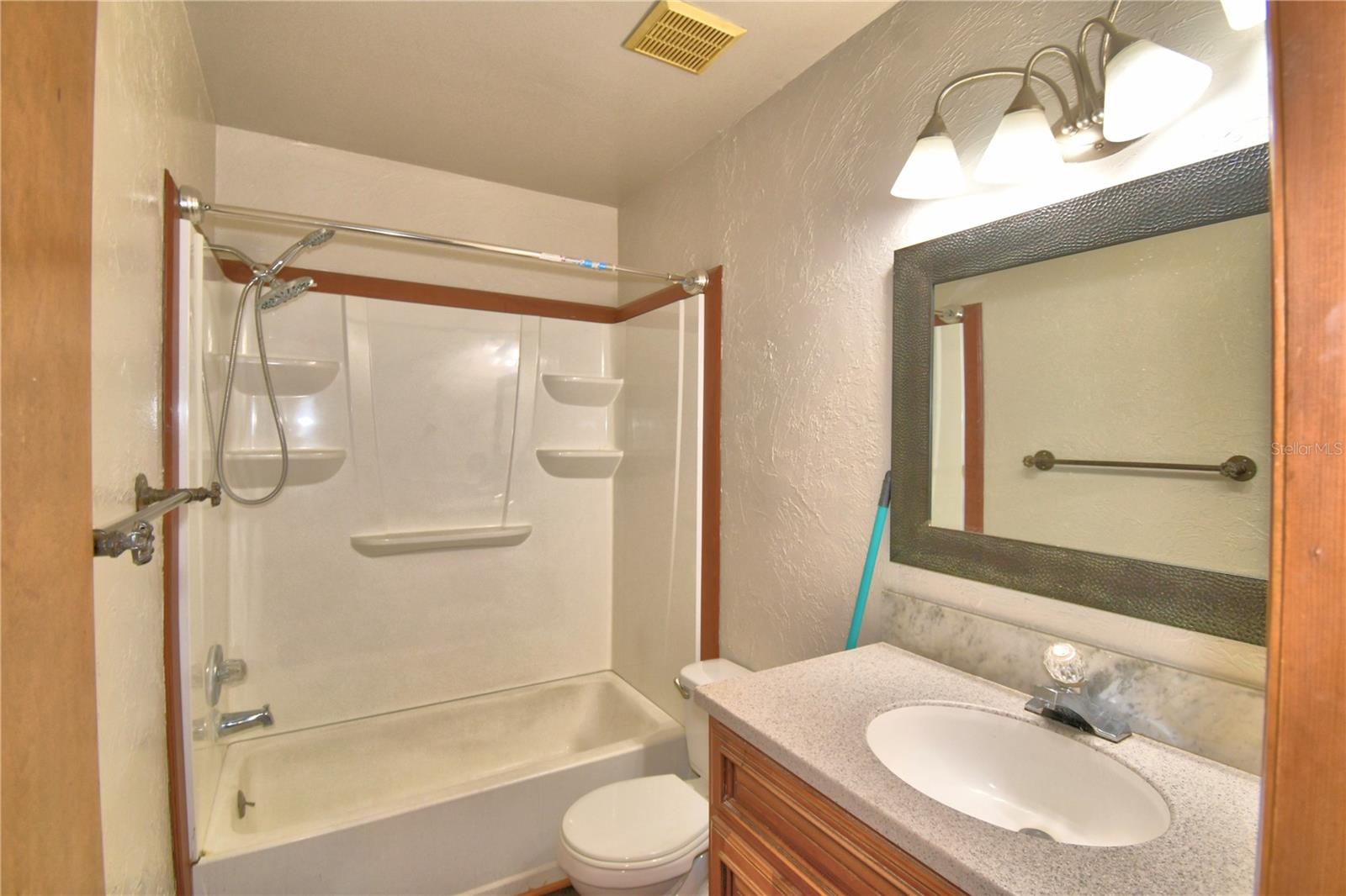 Image 17 of 25 For 751 Rebecca Street  723