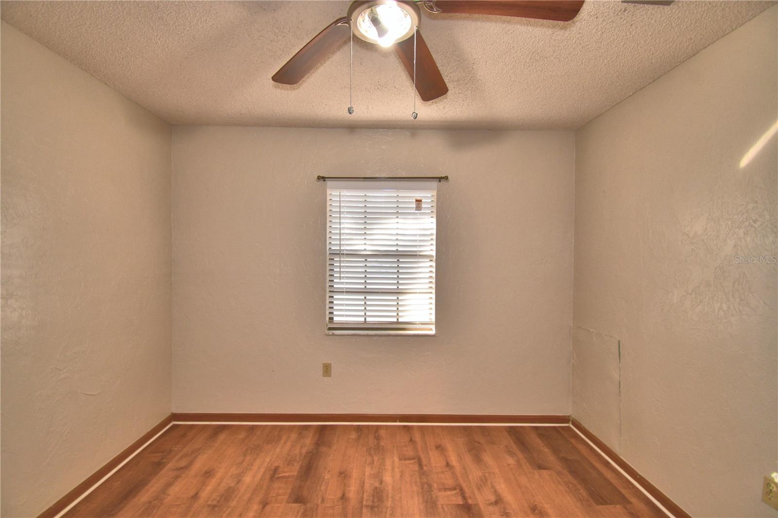 Image 23 of 25 For 751 Rebecca Street  723