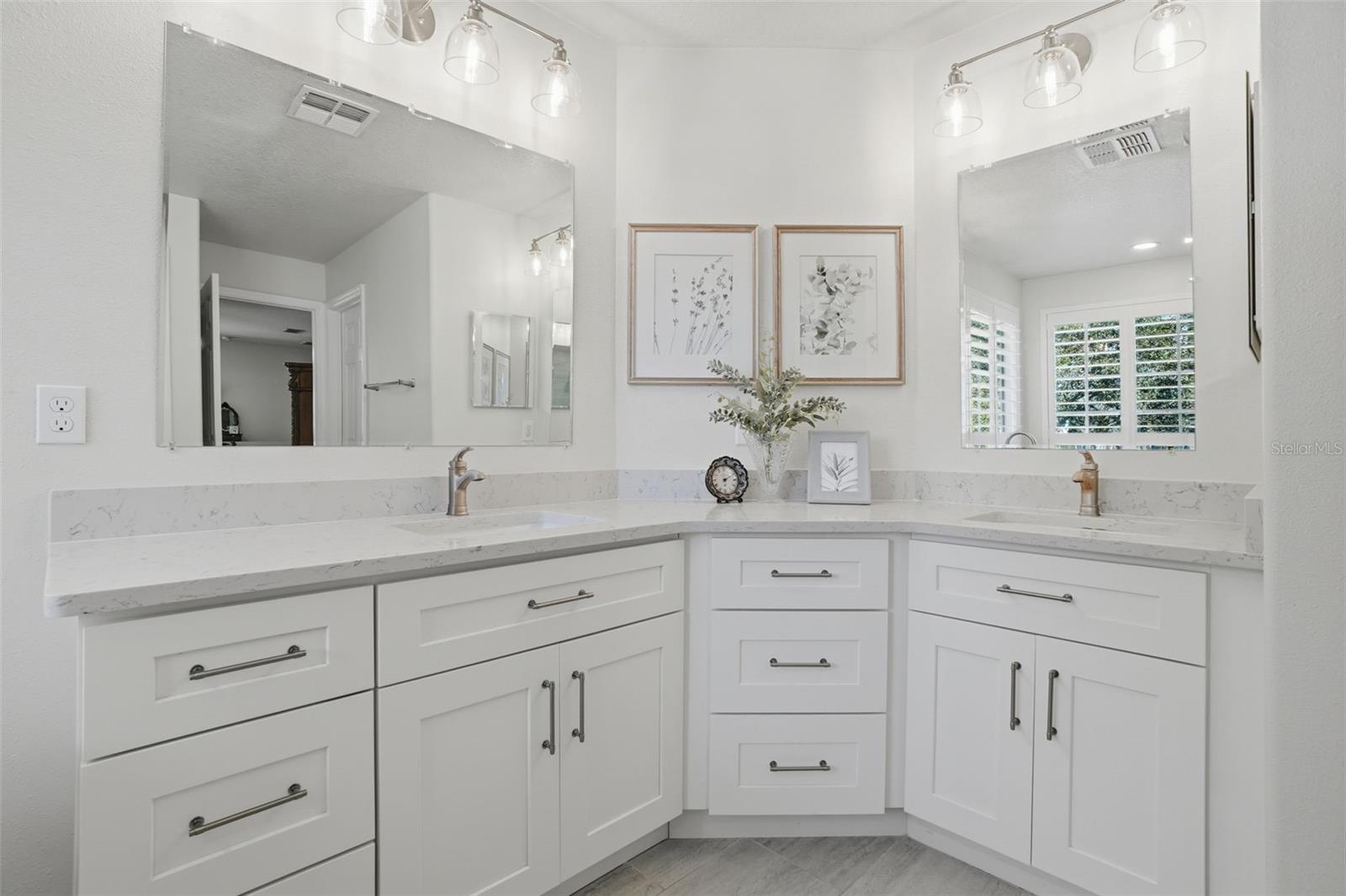 Image 17 of 31 For 10087 Baywater Breeze Drive