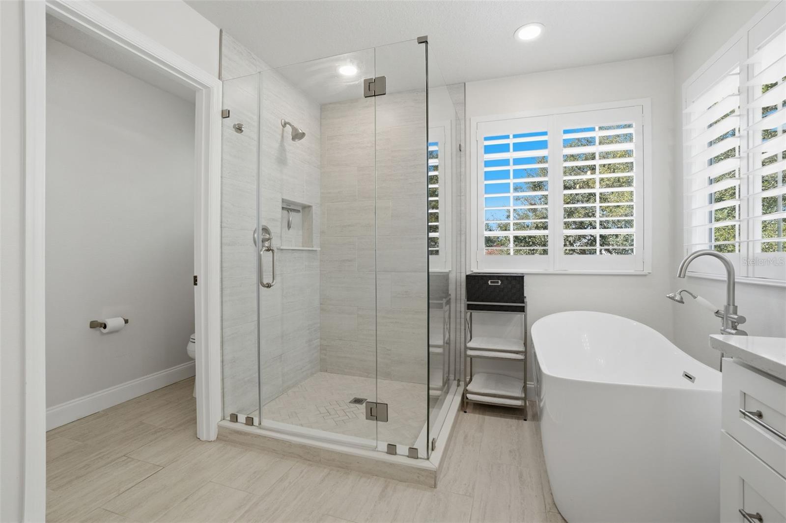 Image 18 of 31 For 10087 Baywater Breeze Drive