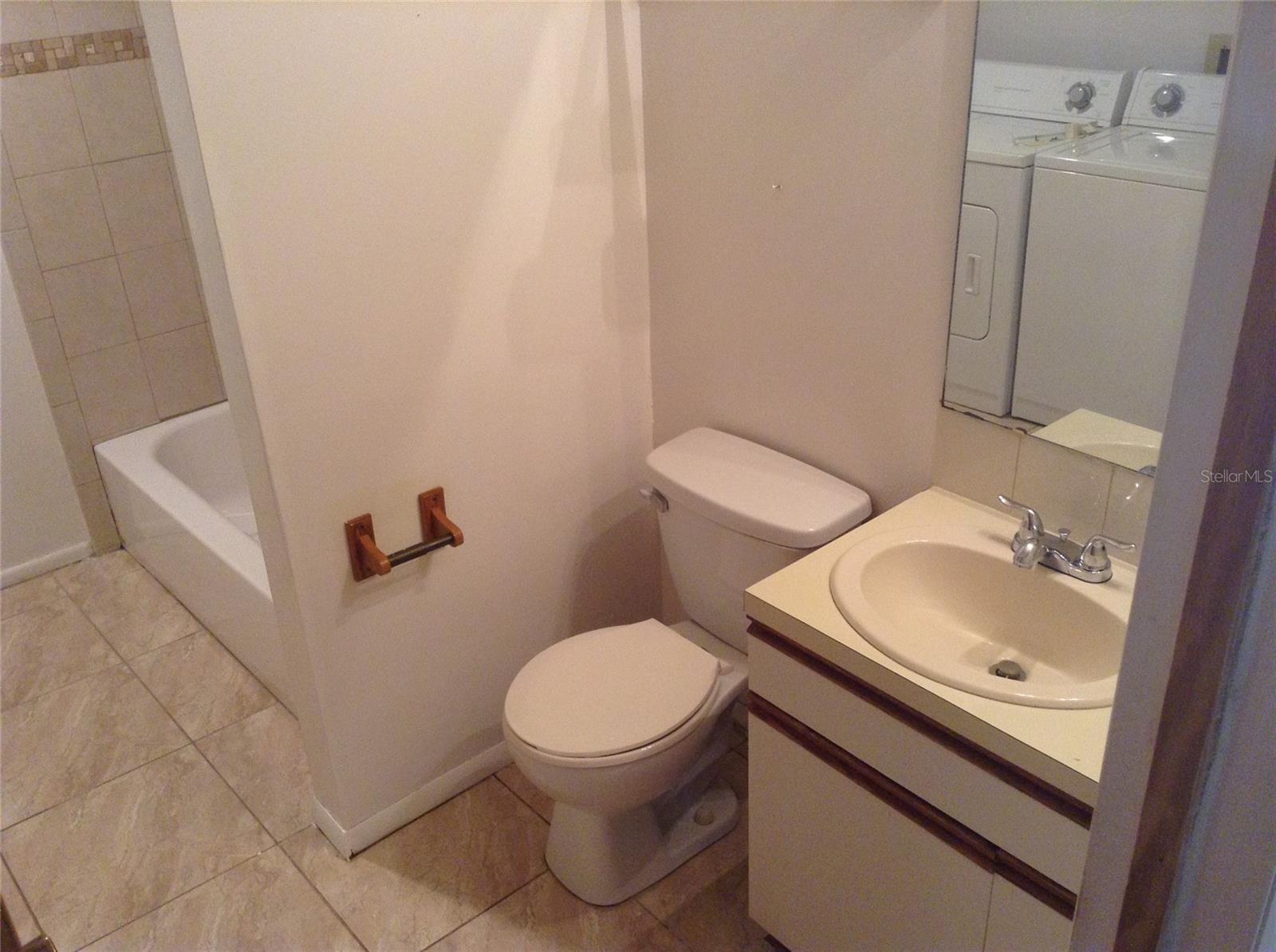 Image 6 of 8 For 1626 Roosevelt Avenue B