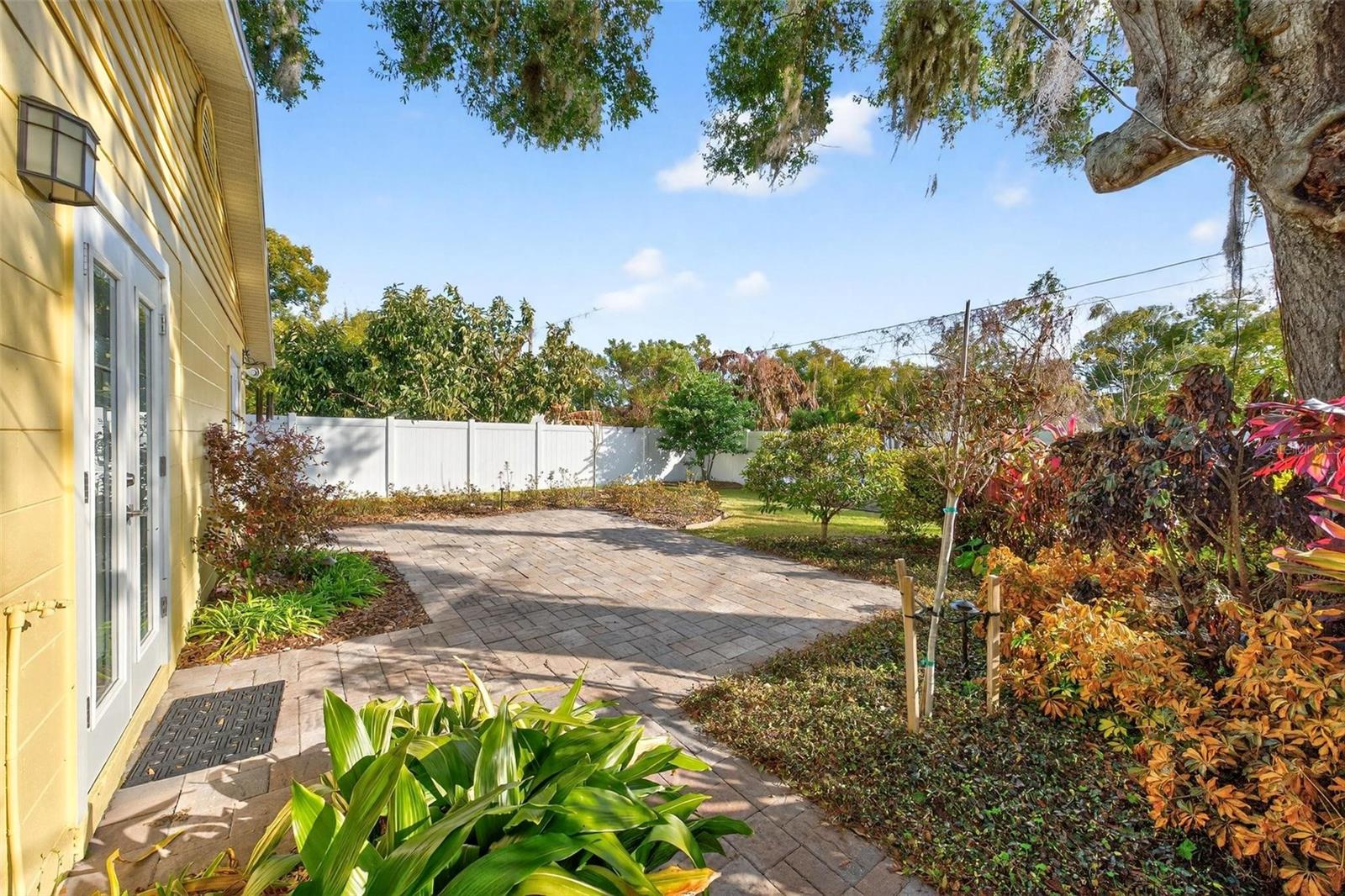 Image 35 of 51 For 1024 Timor Avenue