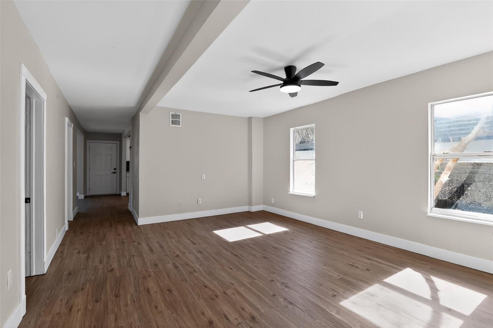 Image 10 of 30 For 2901 Palmetto Avenue