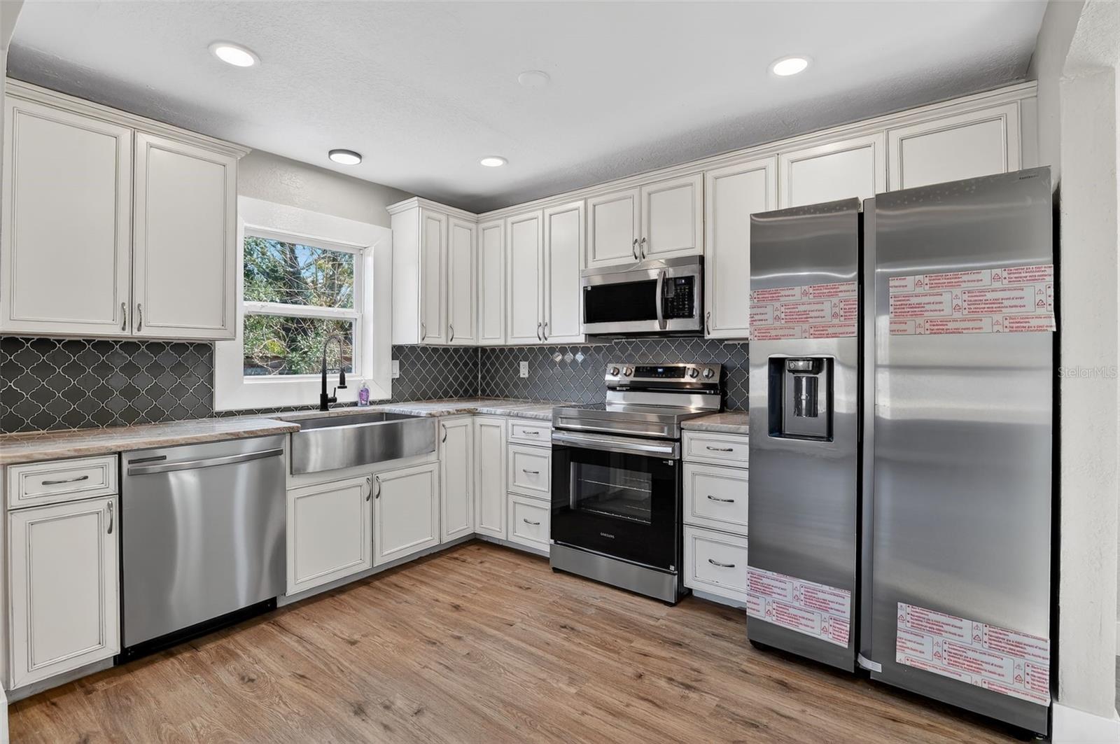 Image 5 of 30 For 2901 Palmetto Avenue