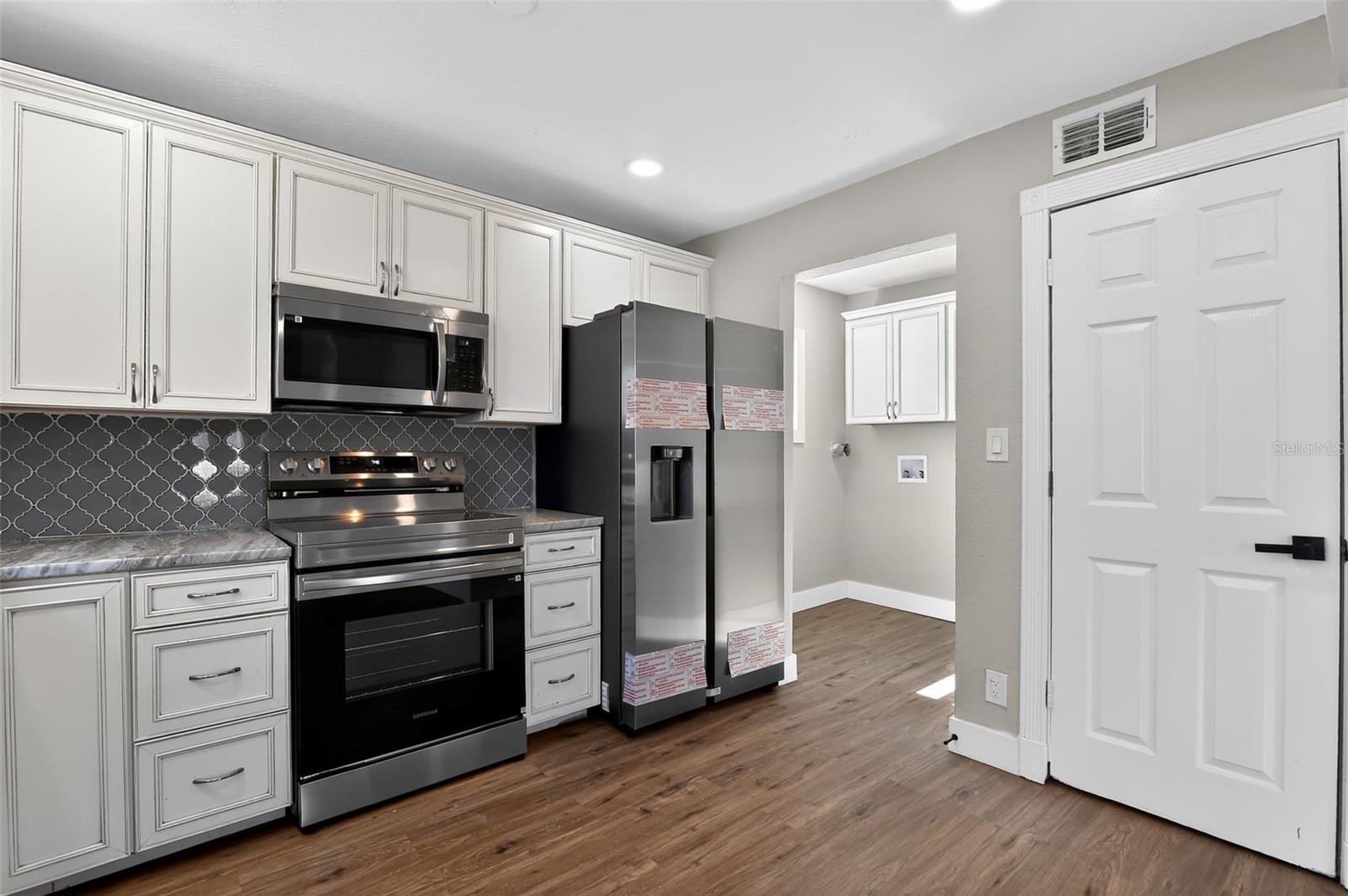 Image 7 of 30 For 2901 Palmetto Avenue