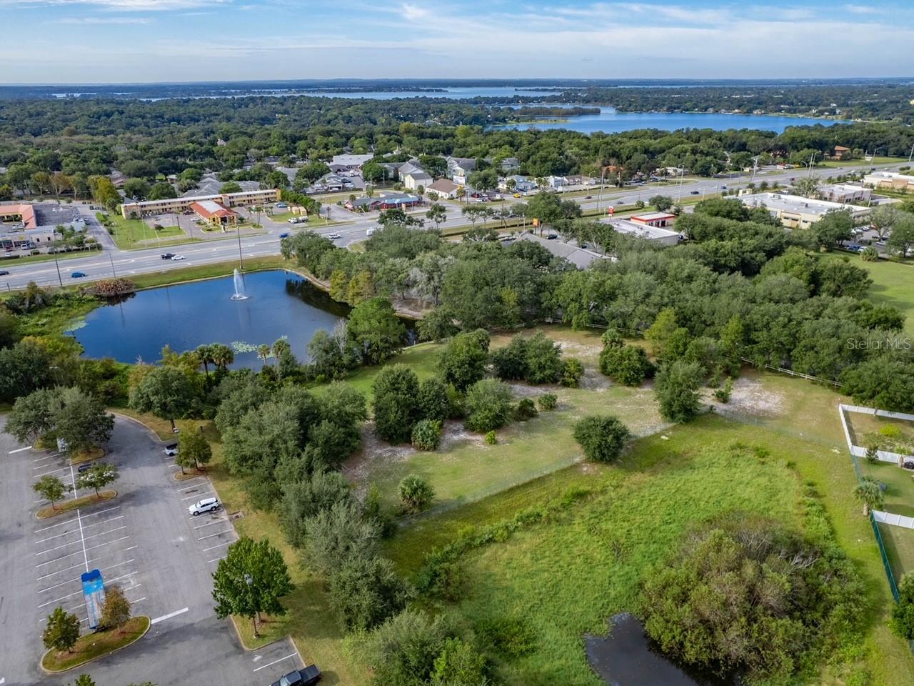 Listing photo id 1 for 2915 Gables Drive