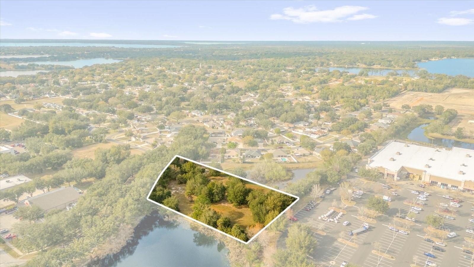 Listing photo id 6 for 2915 Gables Drive