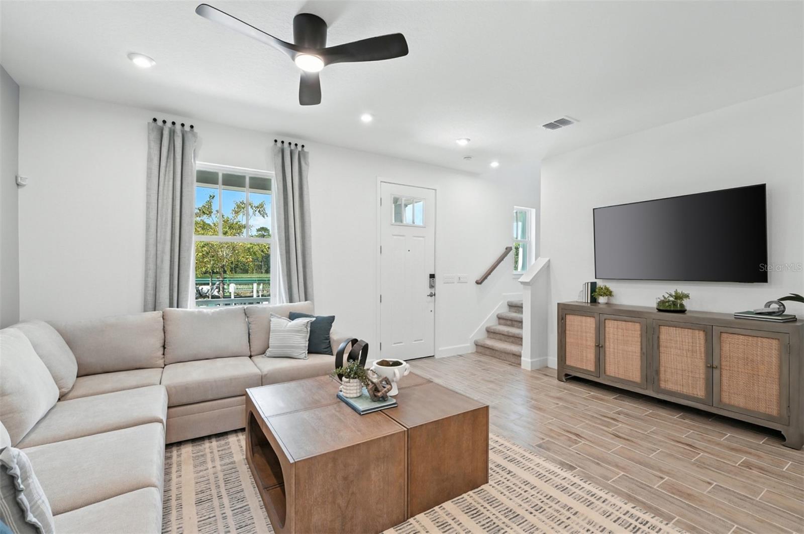 Image 6 of 33 For 1865 Seawall Way