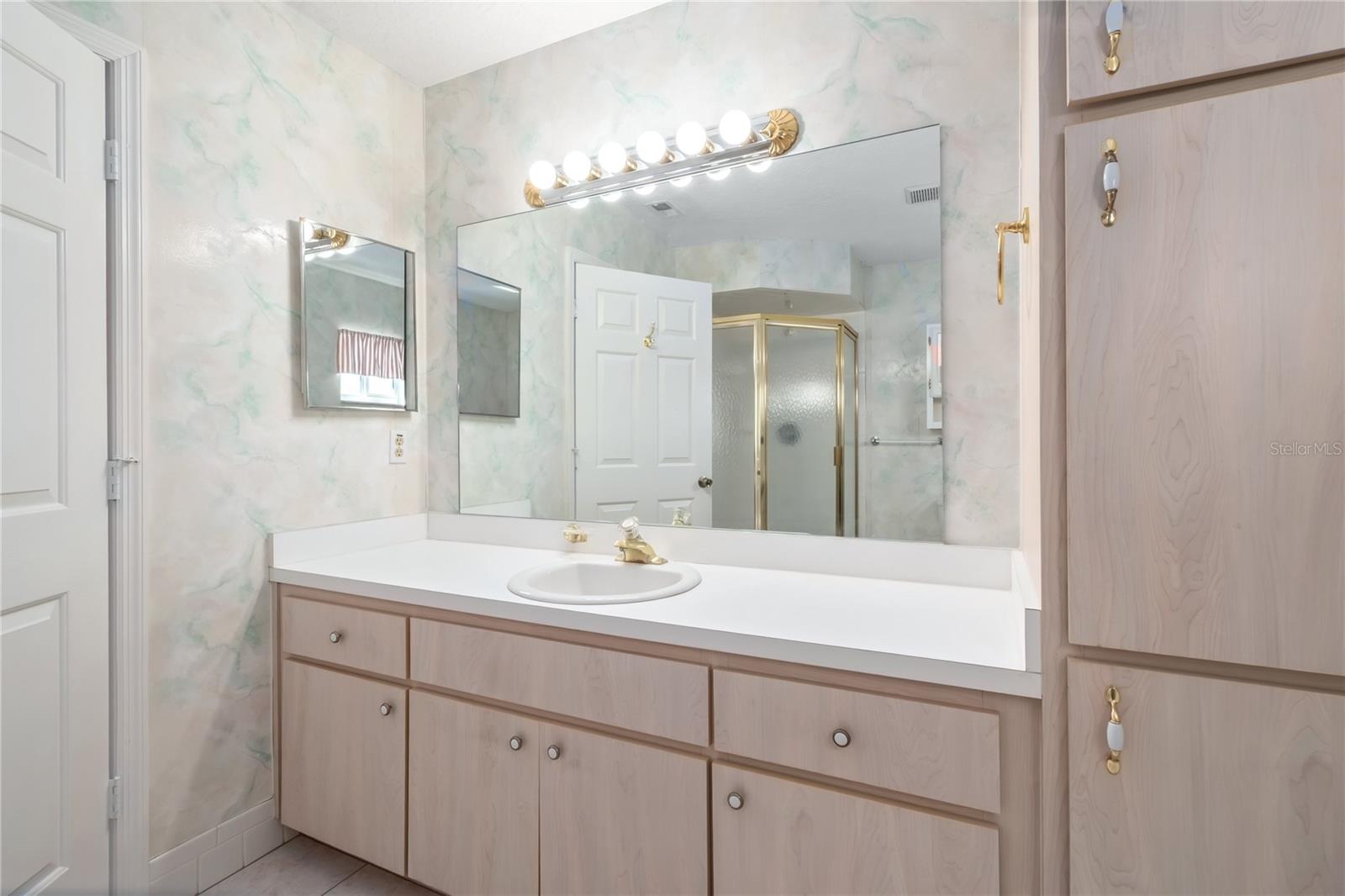 Image 18 of 44 For 17952 107th Court